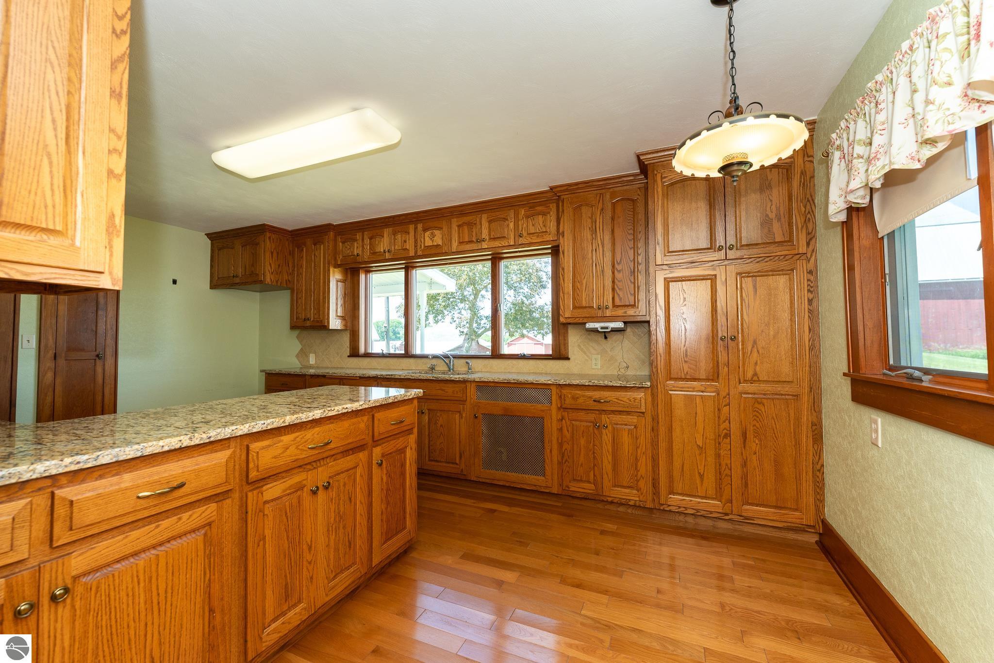 402 W Chapman Road, MI 48858 — Photo 44
