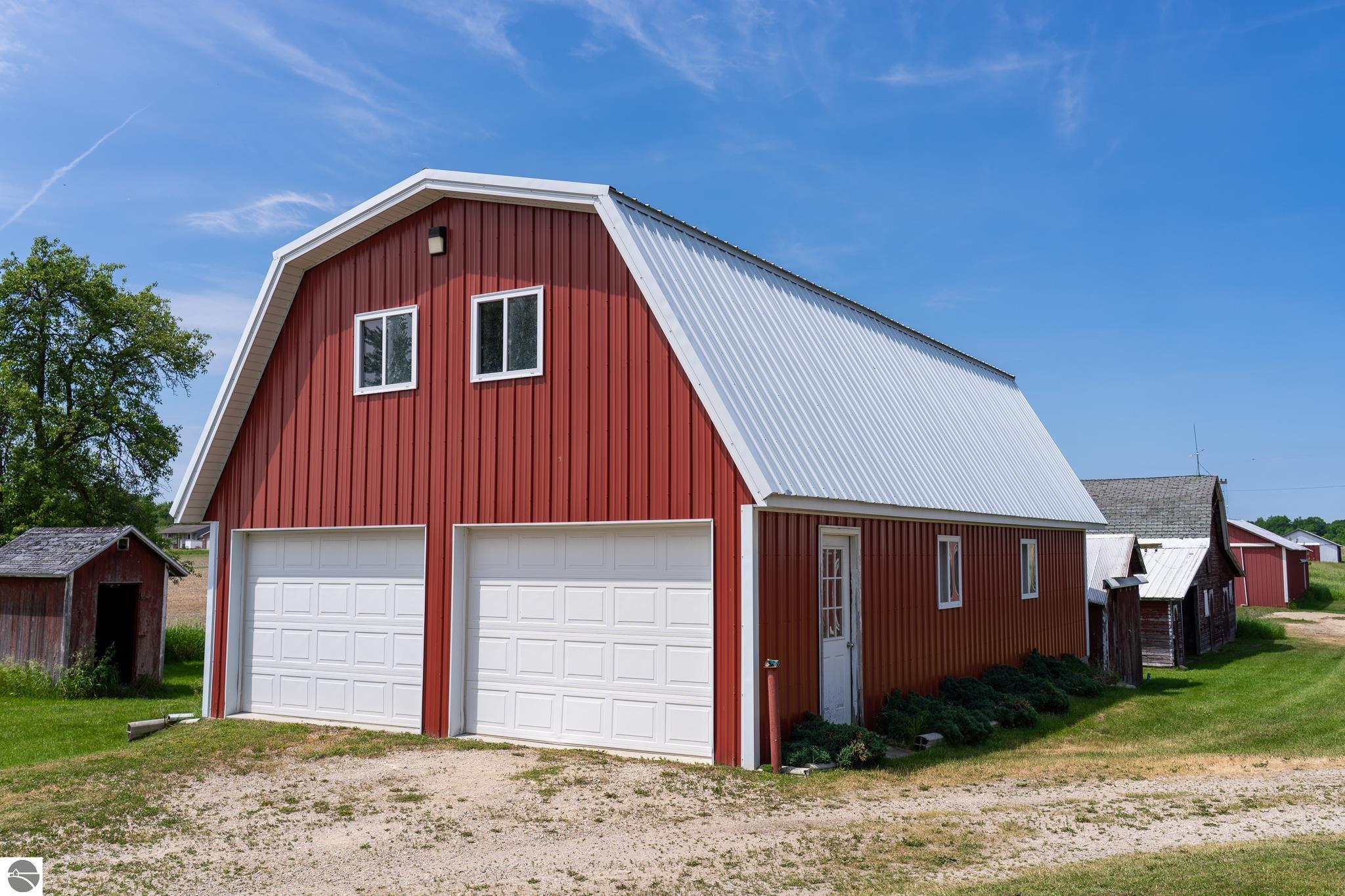 402 W Chapman Road, MI 48858 — Photo 6