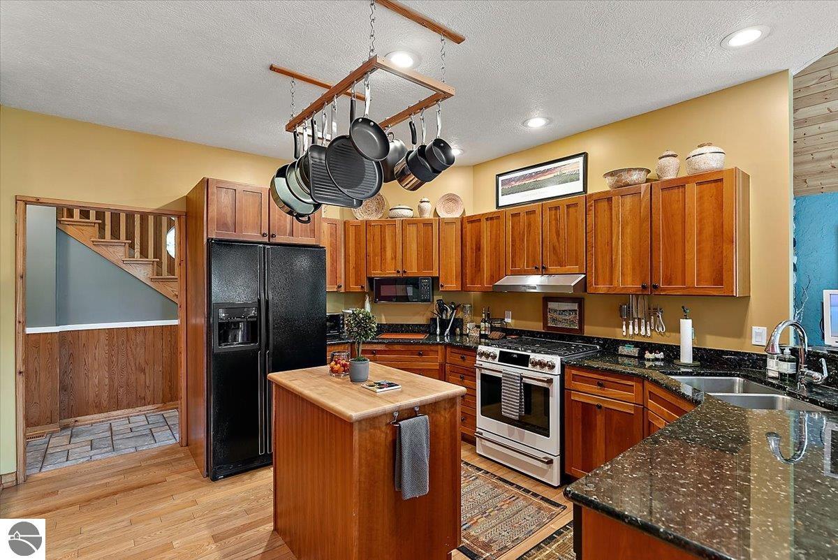 407 N Twin Pines Drive, Lake Leelanau, MI 49653 — Photo 17