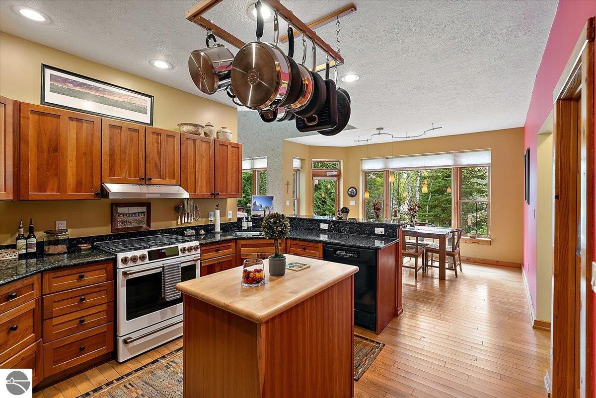 407 N Twin Pines Drive, Lake Leelanau, MI 49653 — Photo 6