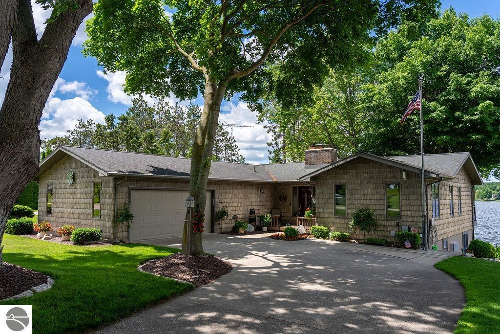 1056 Clubhouse Drive, Lake Isabella, MI 48893