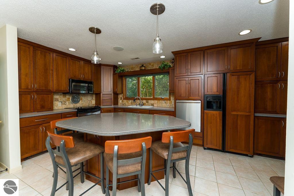 1056 Clubhouse Drive, Lake Isabella, MI 48893 — Photo 30