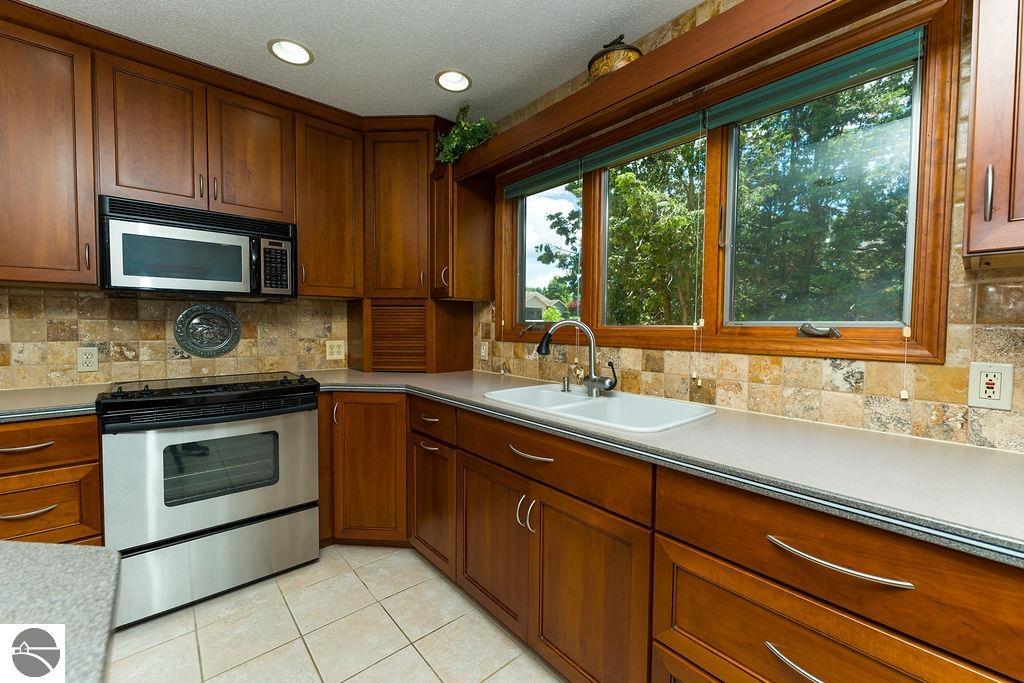 1056 Clubhouse Drive, Lake Isabella, MI 48893 — Photo 36