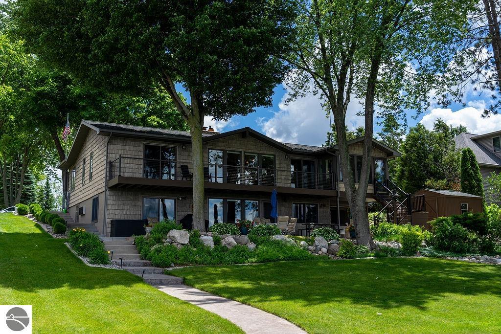 1056 Clubhouse Drive, Lake Isabella, MI 48893 — Photo 6