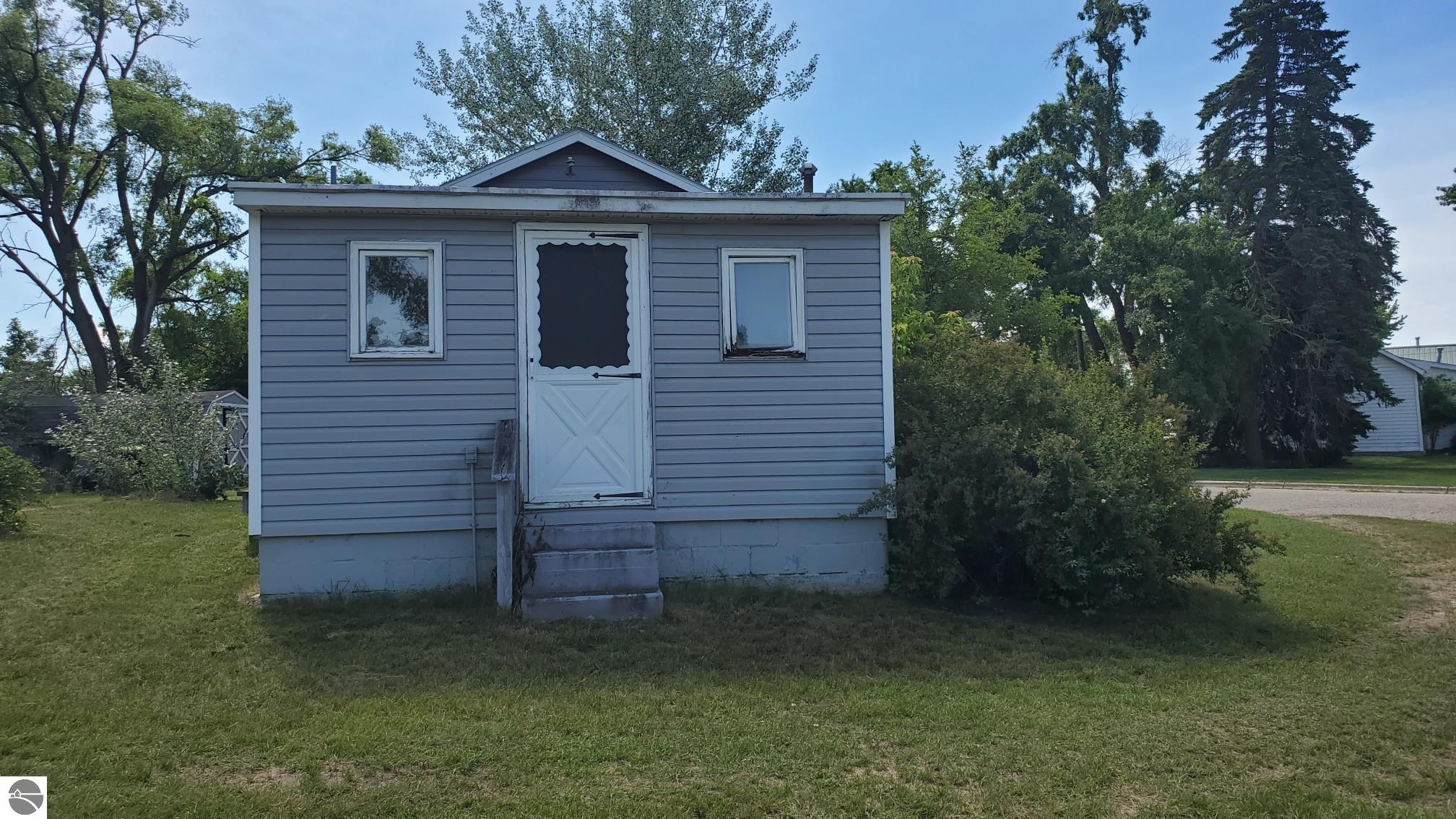 659 Prairie Street, Clare, MI 48617 — Photo 21