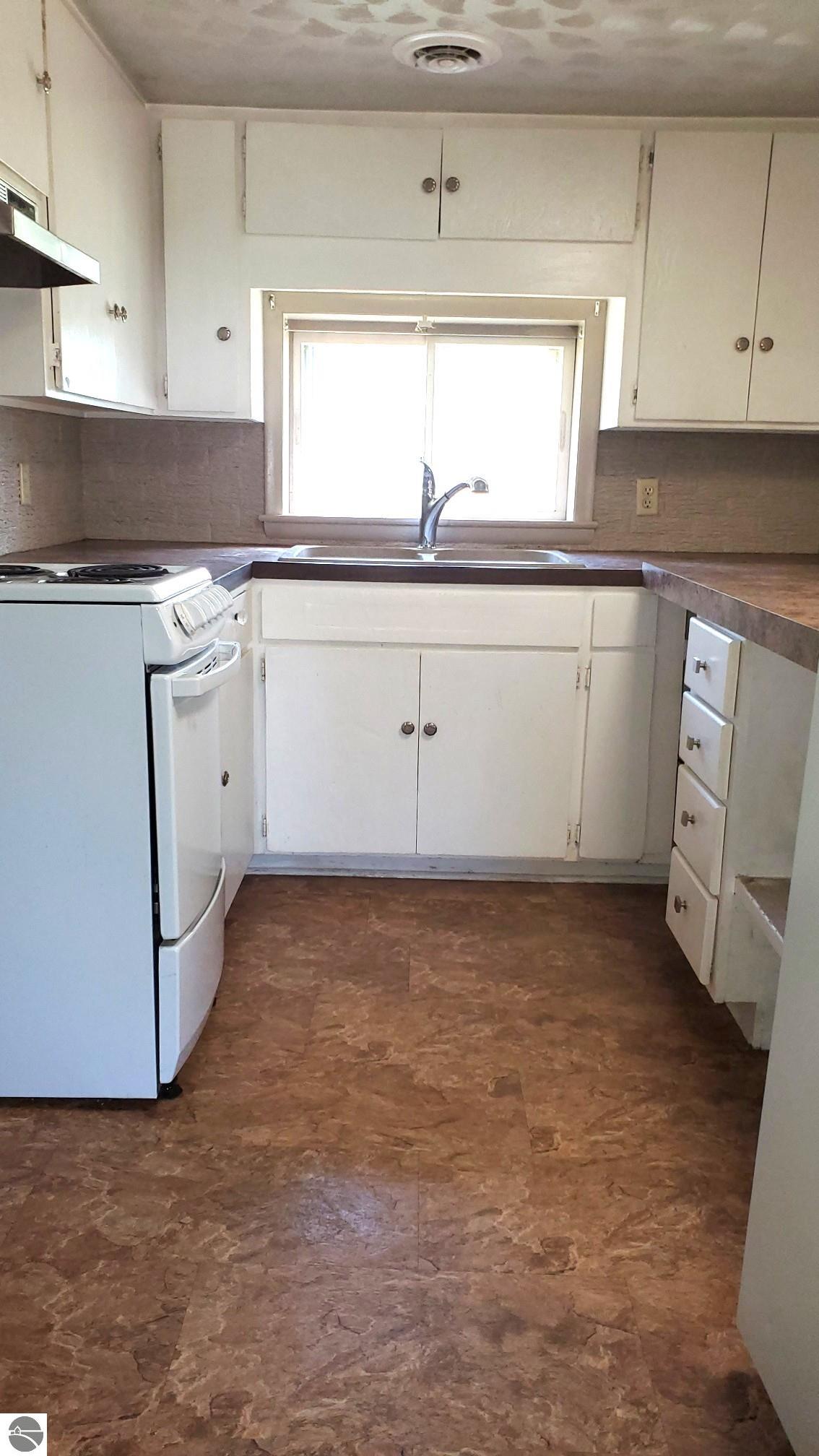 659 Prairie Street, Clare, MI 48617 — Photo 6