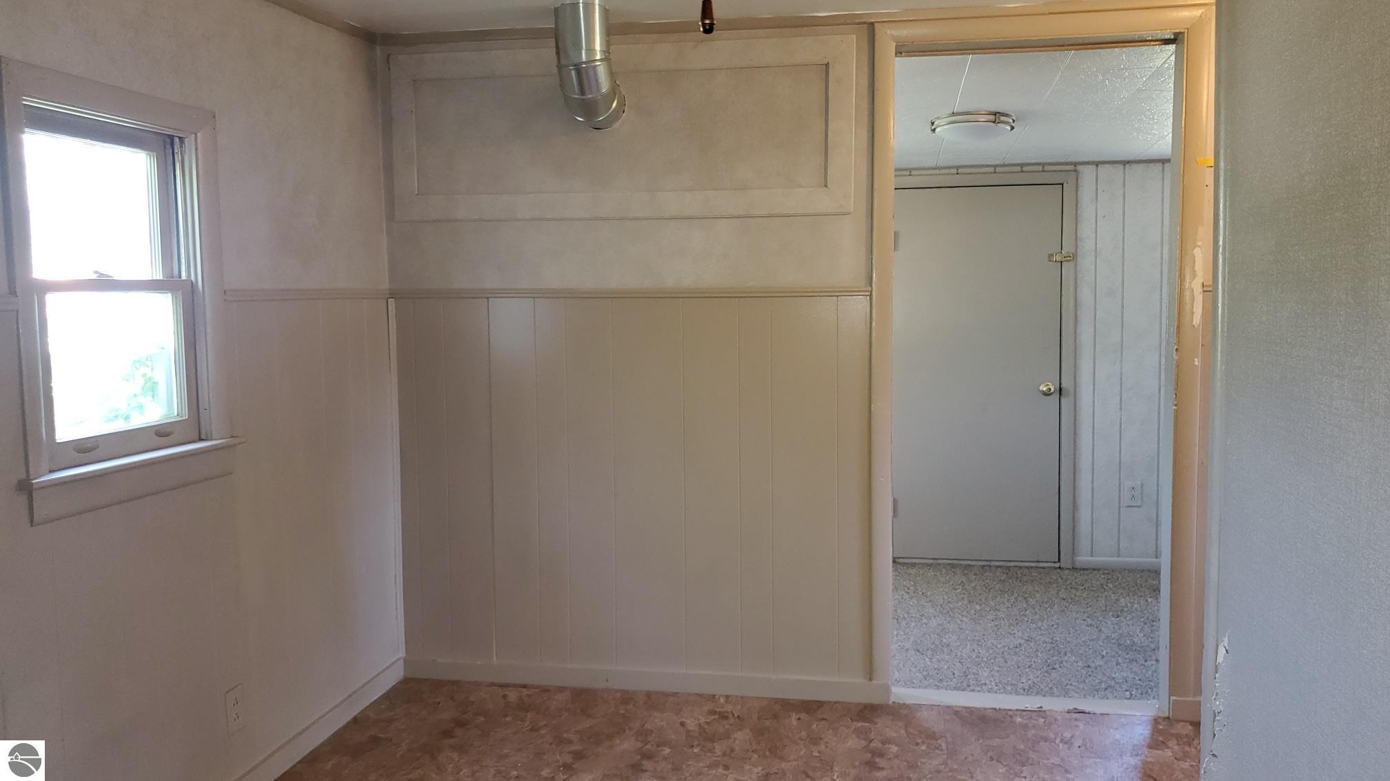 659 Prairie Street, Clare, MI 48617 — Photo 8