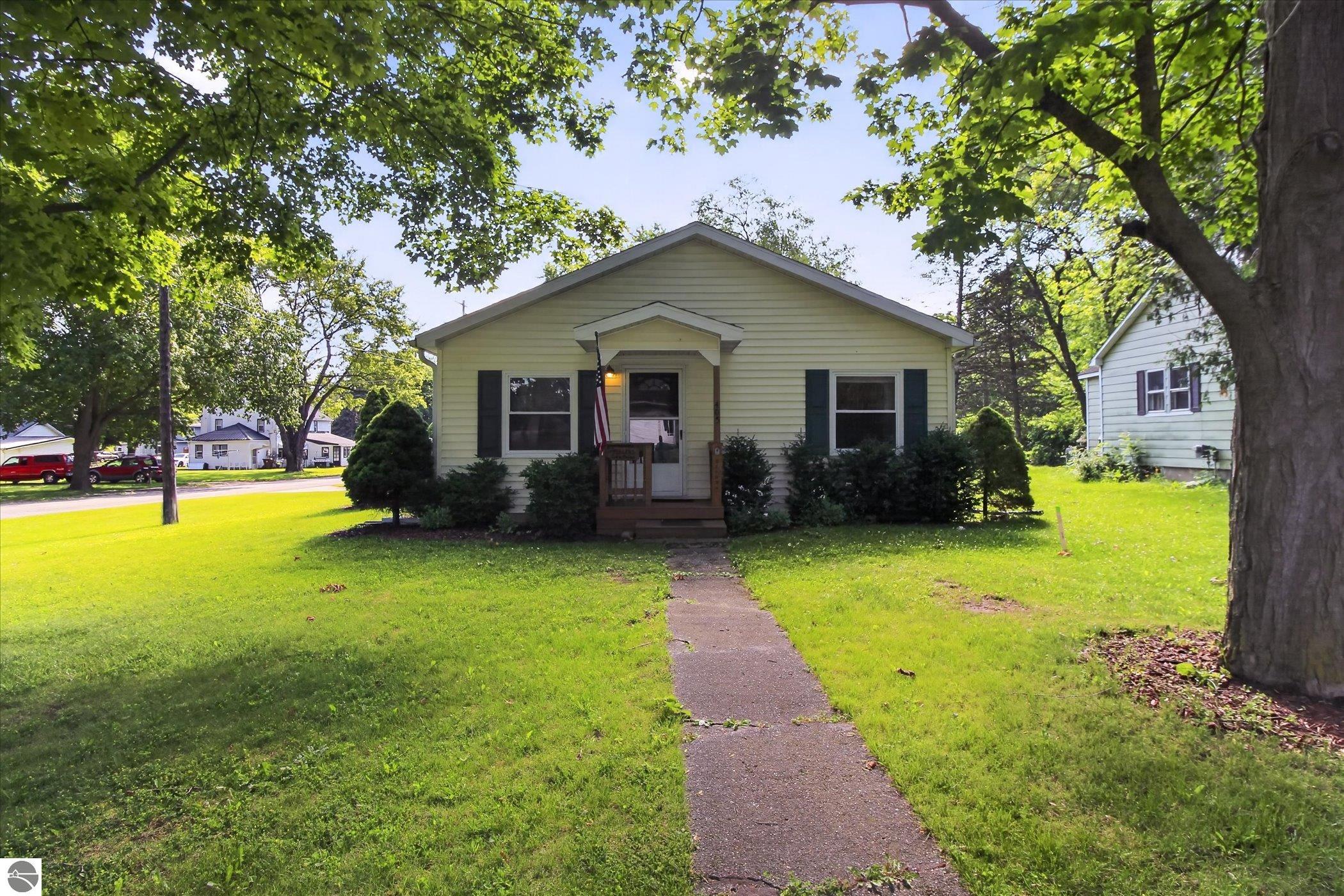 405 S State Street, Alma, MI 48801 — Photo 2