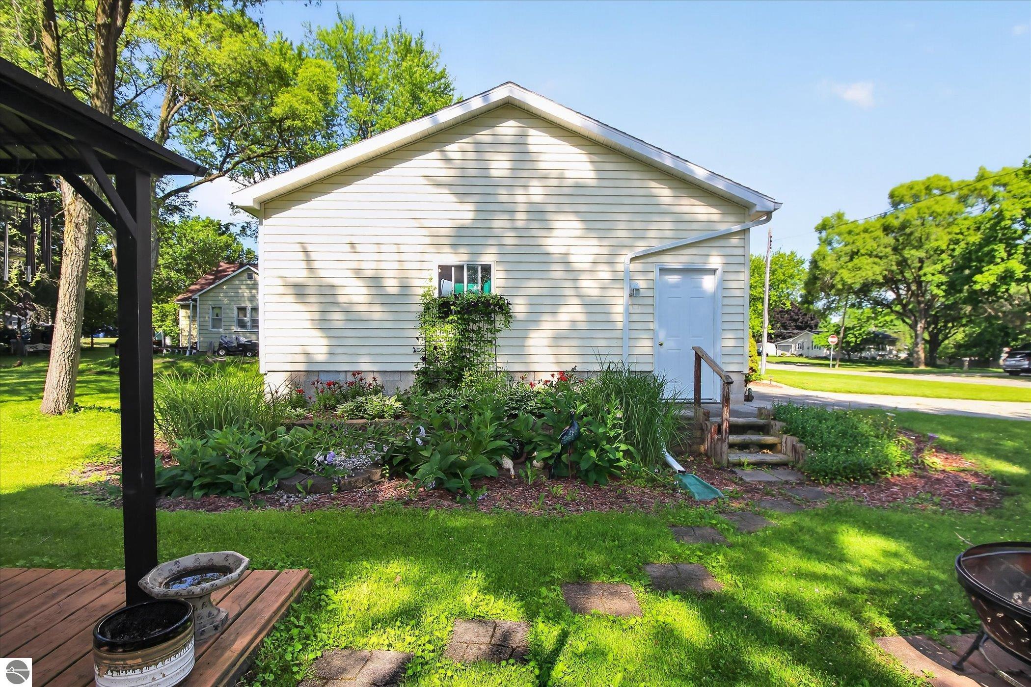 405 S State Street, Alma, MI 48801 — Photo 13