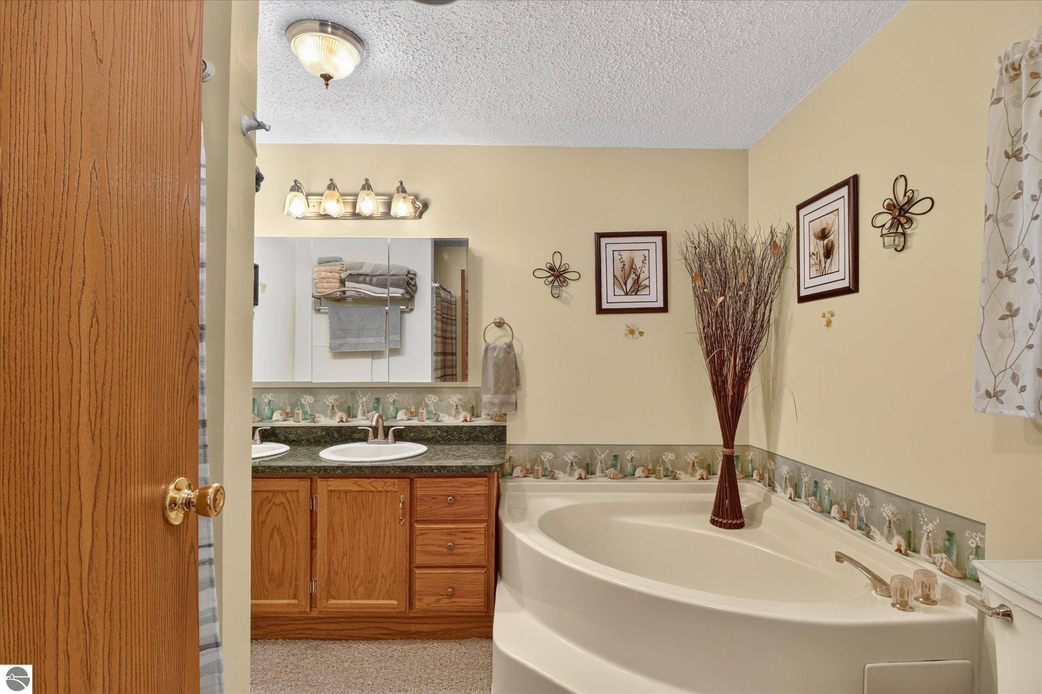 405 S State Street, Alma, MI 48801 — Photo 31