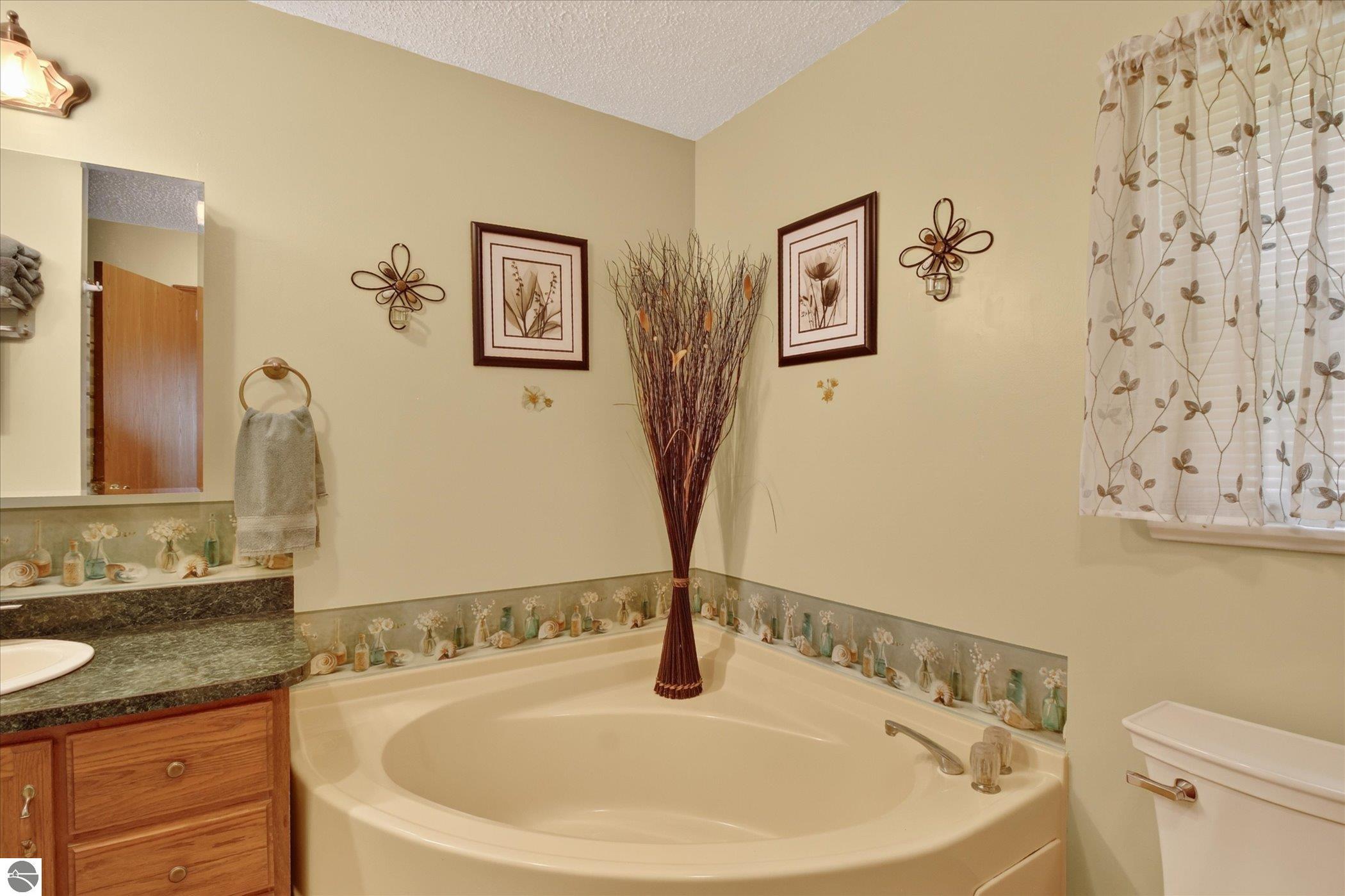 405 S State Street, Alma, MI 48801 — Photo 32