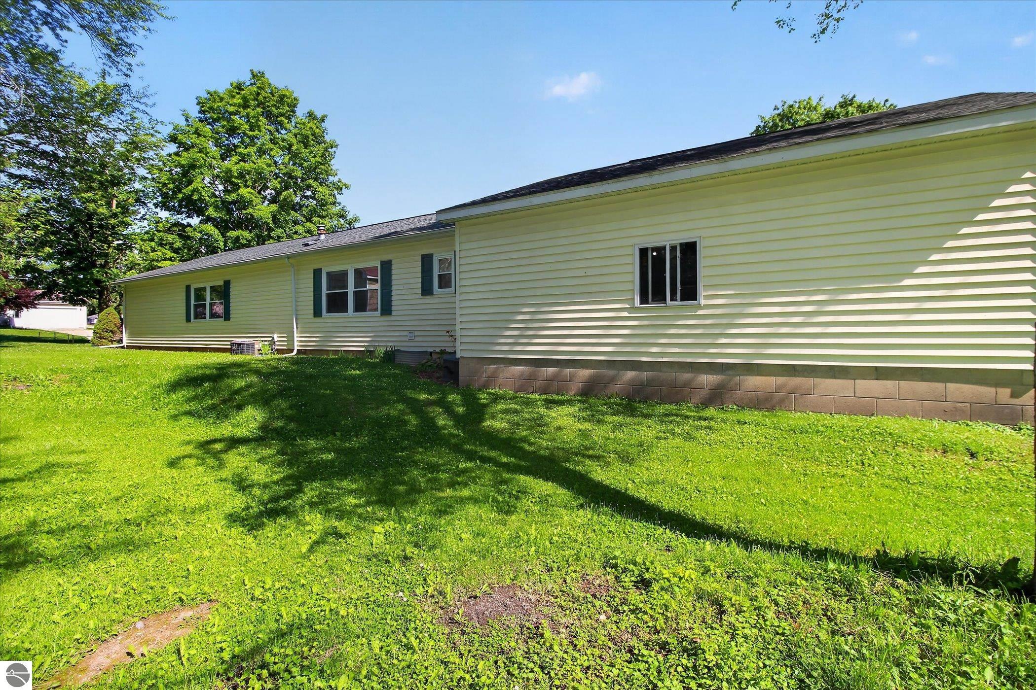 405 S State Street, Alma, MI 48801 — Photo 8