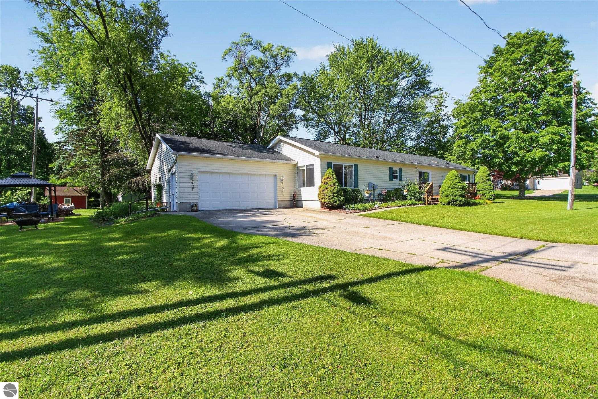405 S State Street, Alma, MI 48801 — Photo 9