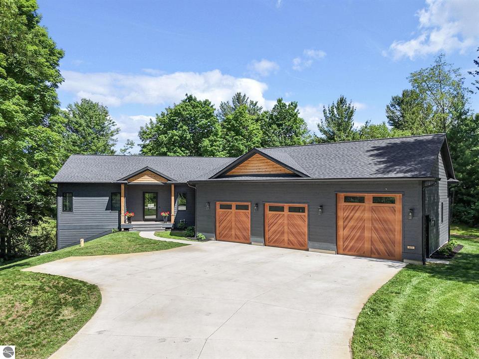 677 Blueberry Ridge on Silver Lake