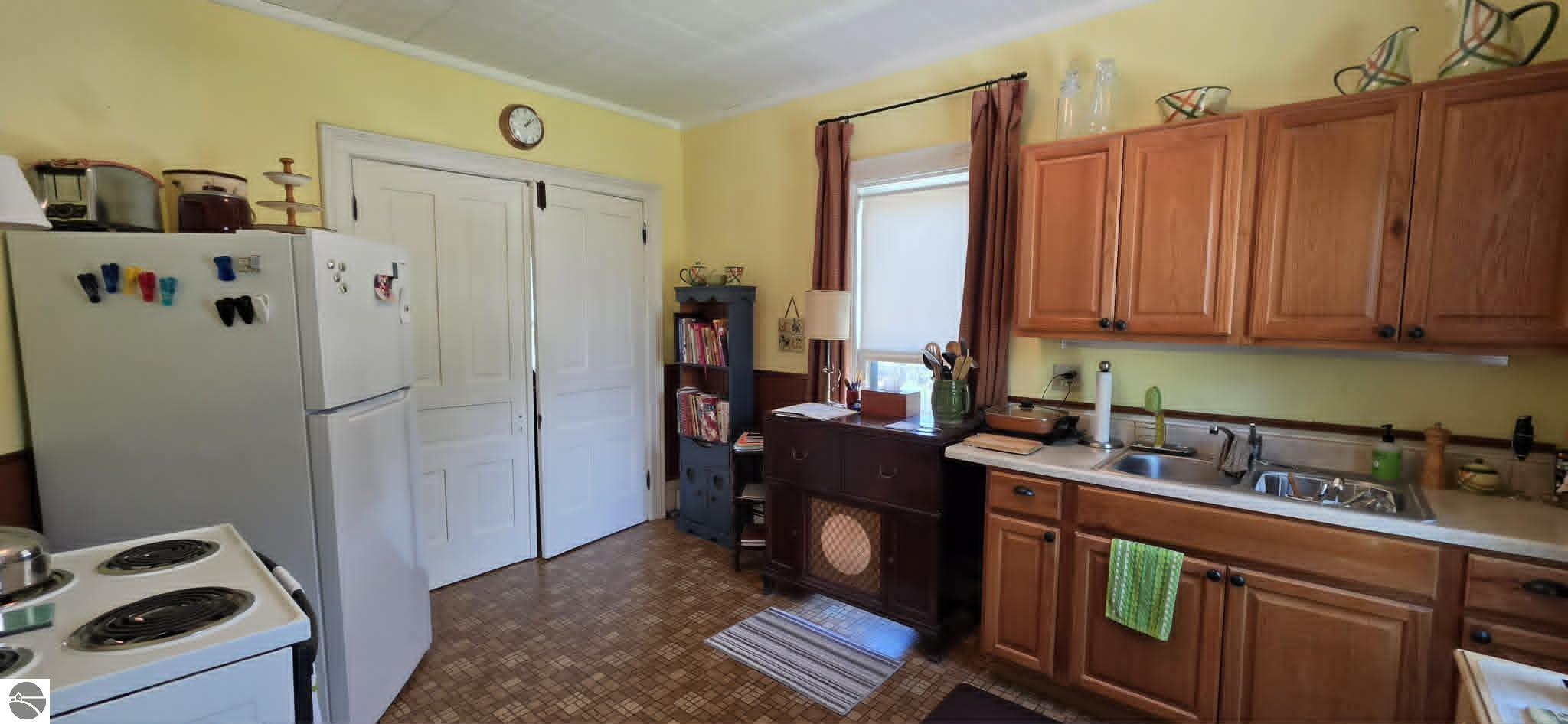 211 W State Street, East Tawas, MI 48730 — Photo 38