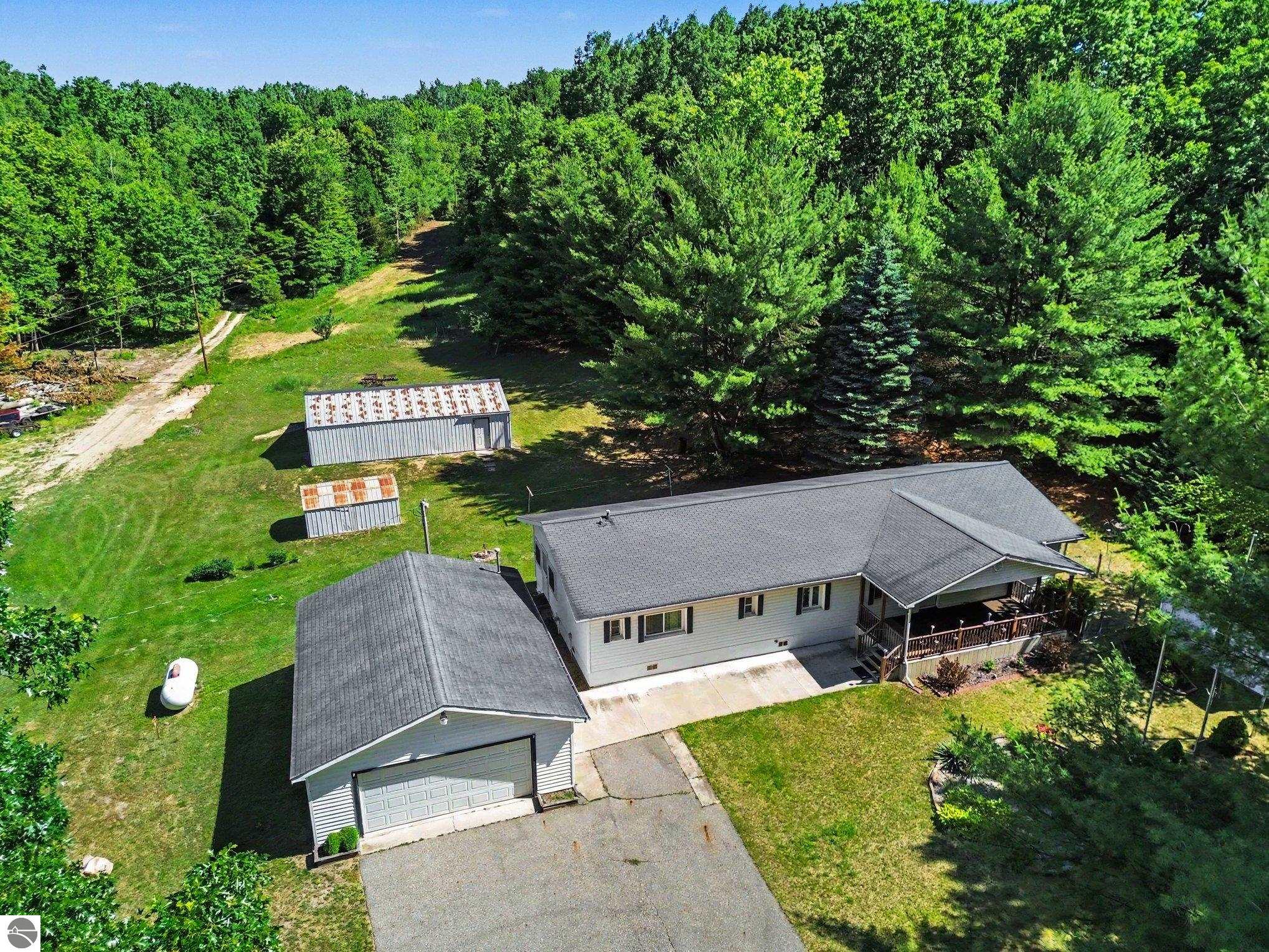 10221 E Church Road, Vestaburg, MI 48891 — Photo 2