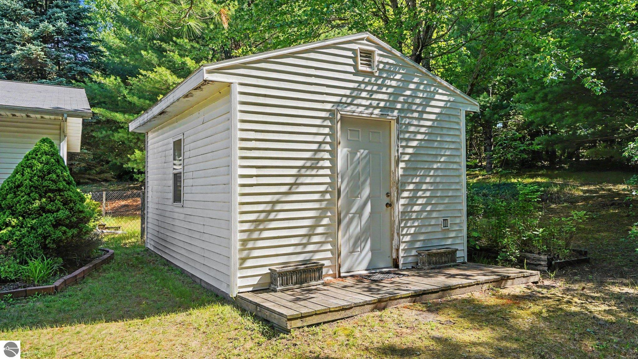 10221 E Church Road, Vestaburg, MI 48891 — Photo 31