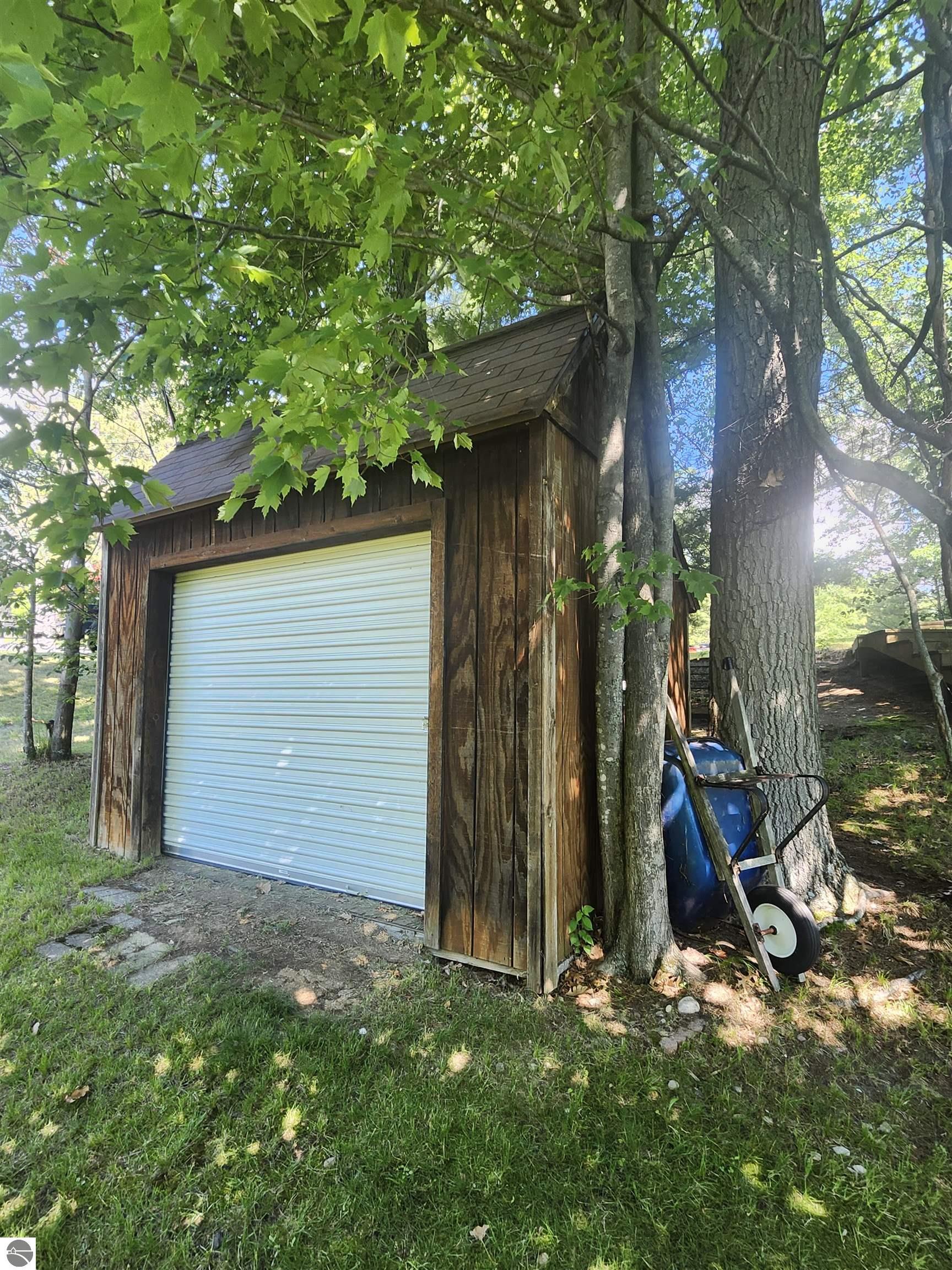 1660 Iroquois Trail, National City, MI 48748 — Photo 46