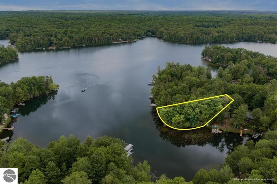 4323 Balsam Circle on Spider Lake