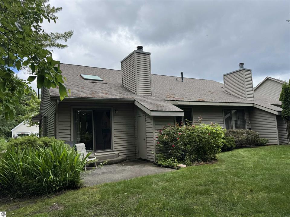 723 N Apple Tree Drive 18 on West Bay