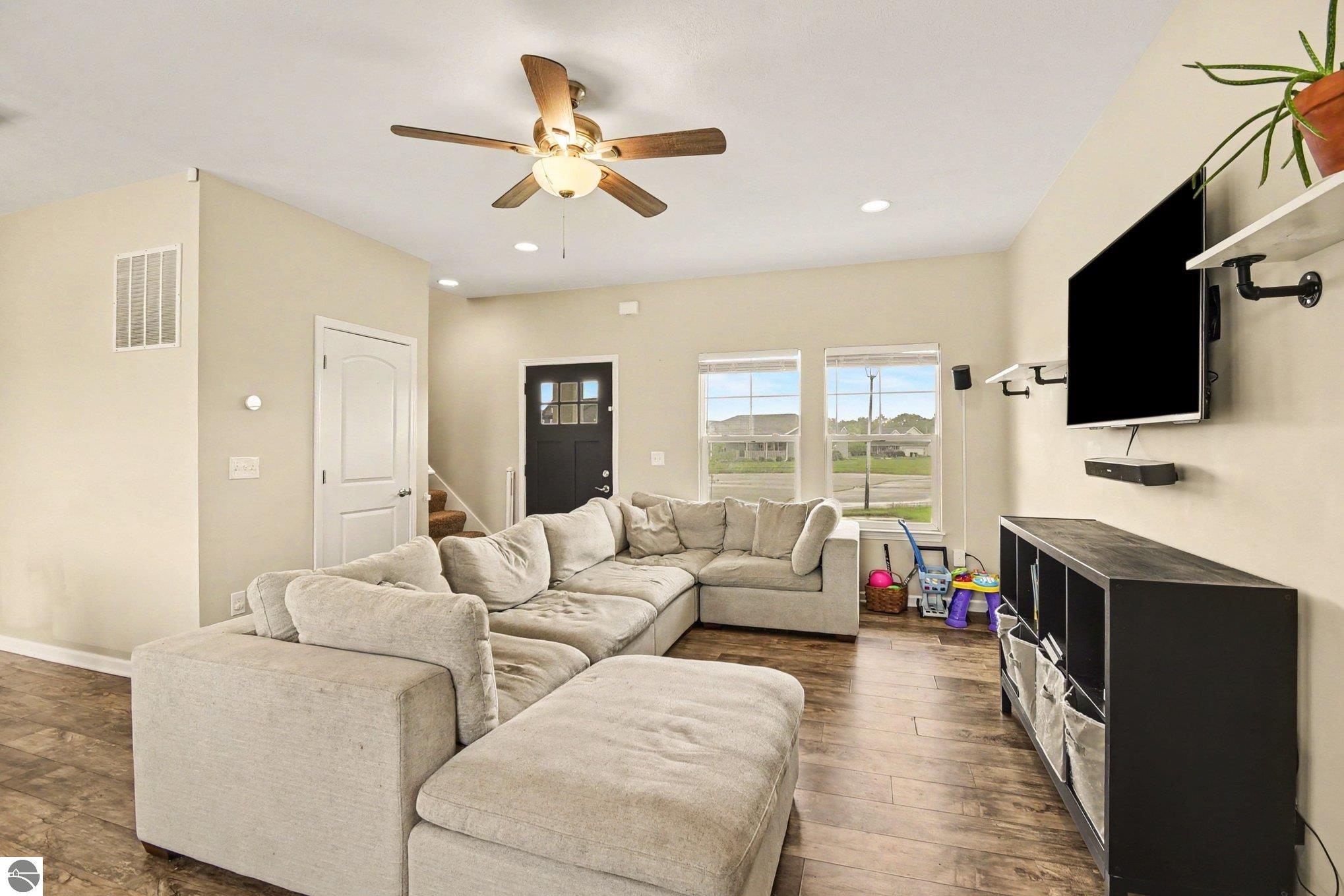 173 Crystal Court, Alma, MI 48801 — Photo 2