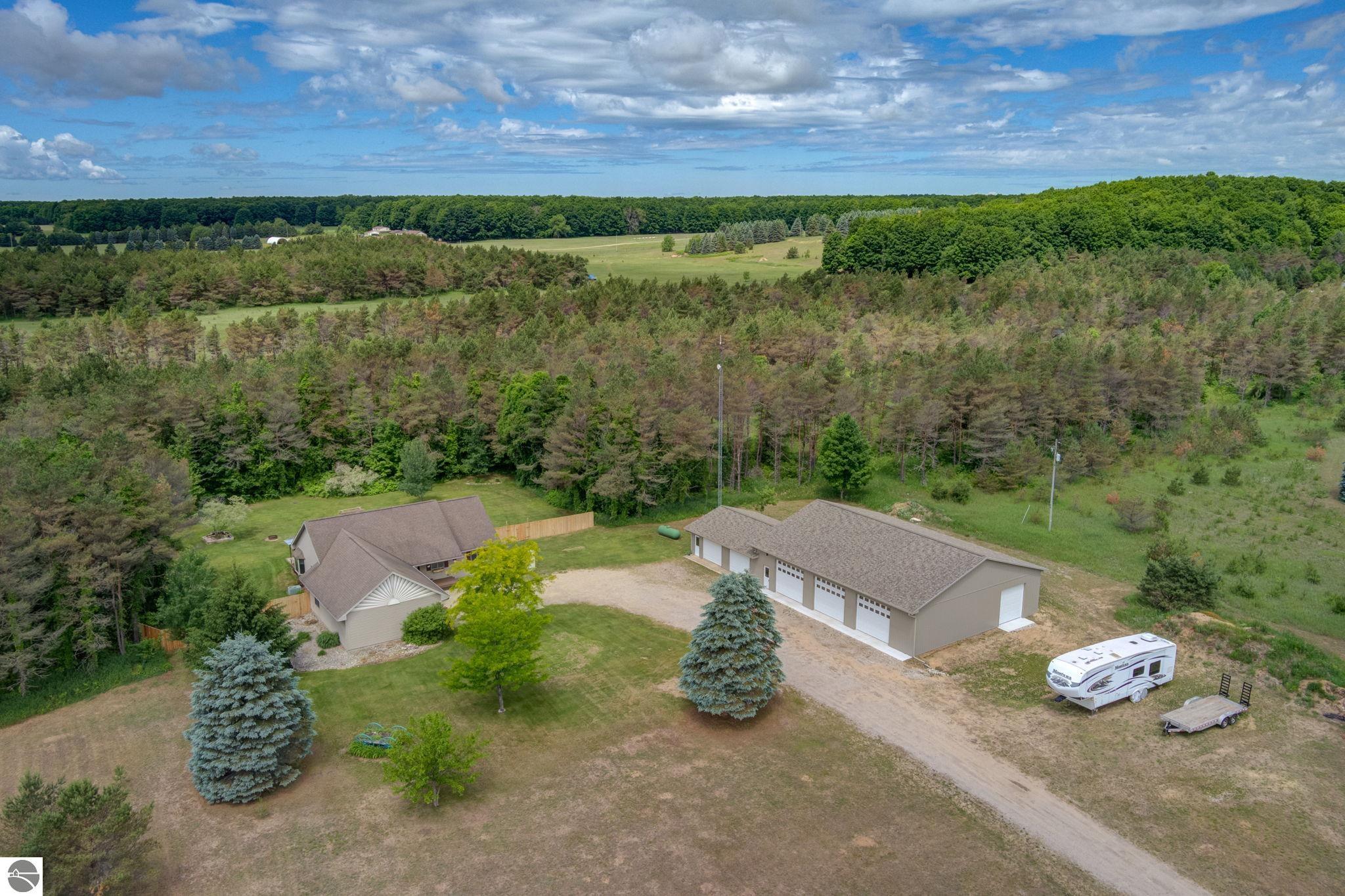 6151 Smith Road, Rapid City, MI 49676