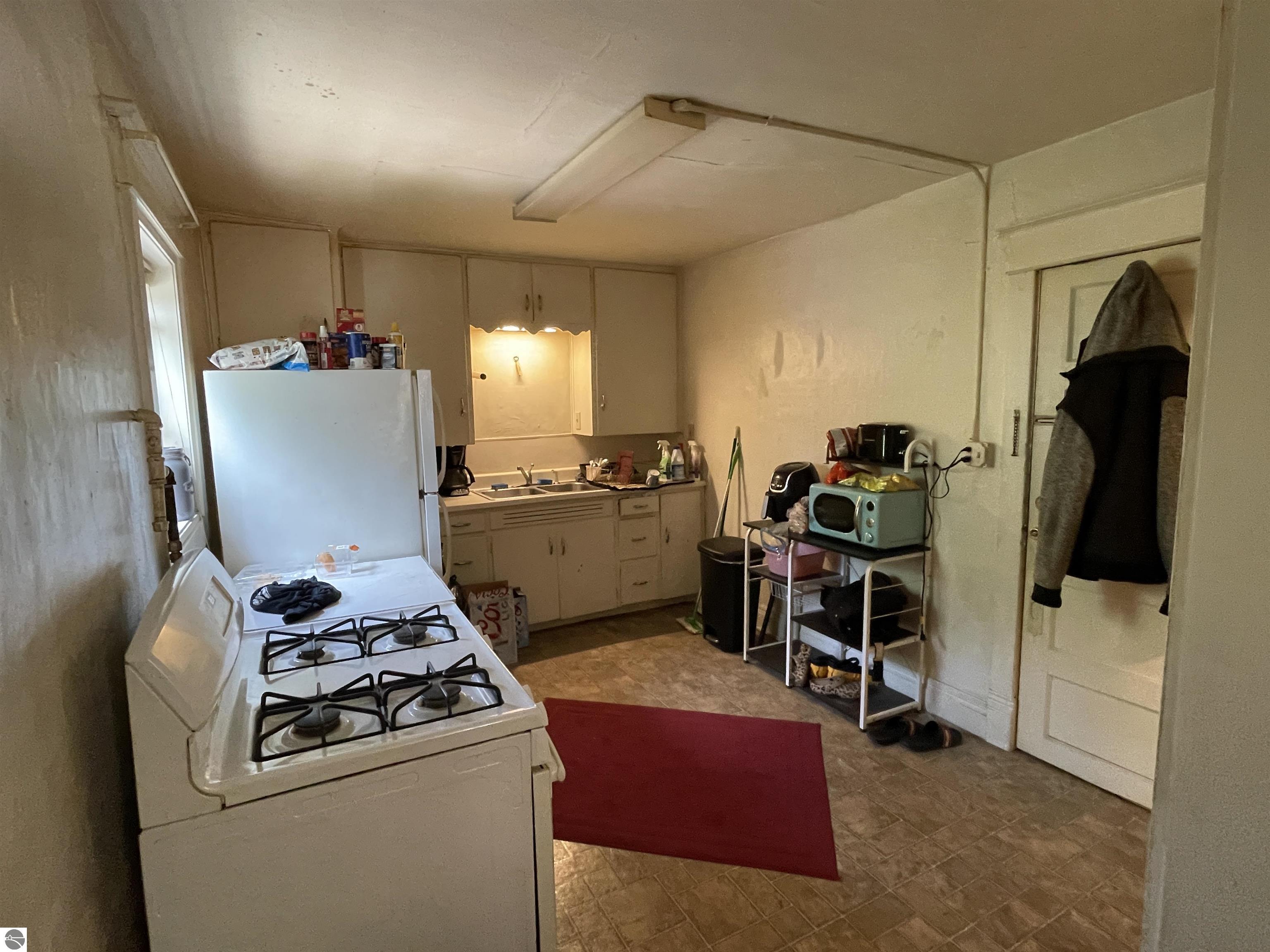 411 S Simons Street, Cadillac, MI 49601 — Photo 12