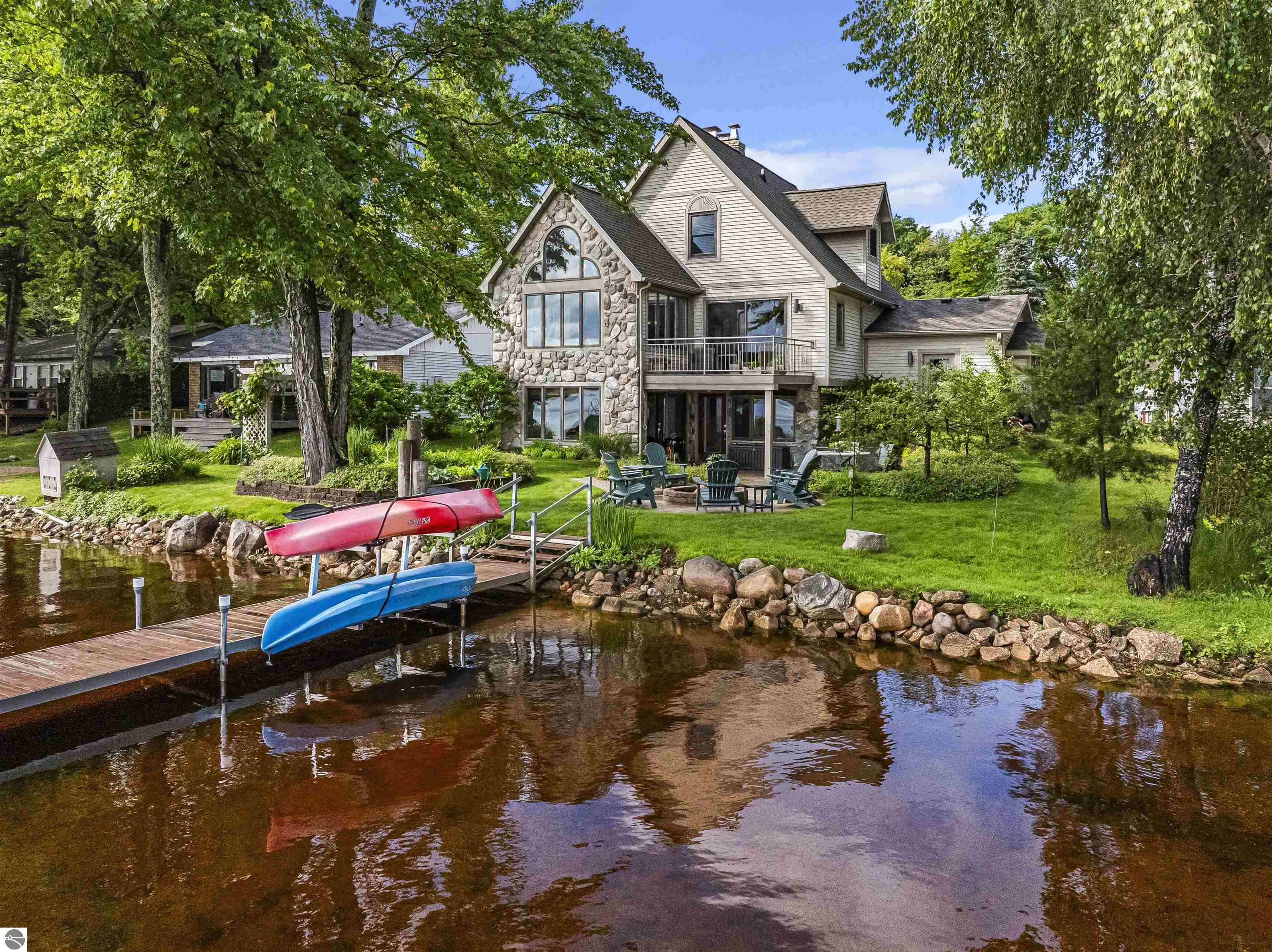 225 W Lake Drive, Cadillac, MI 49601