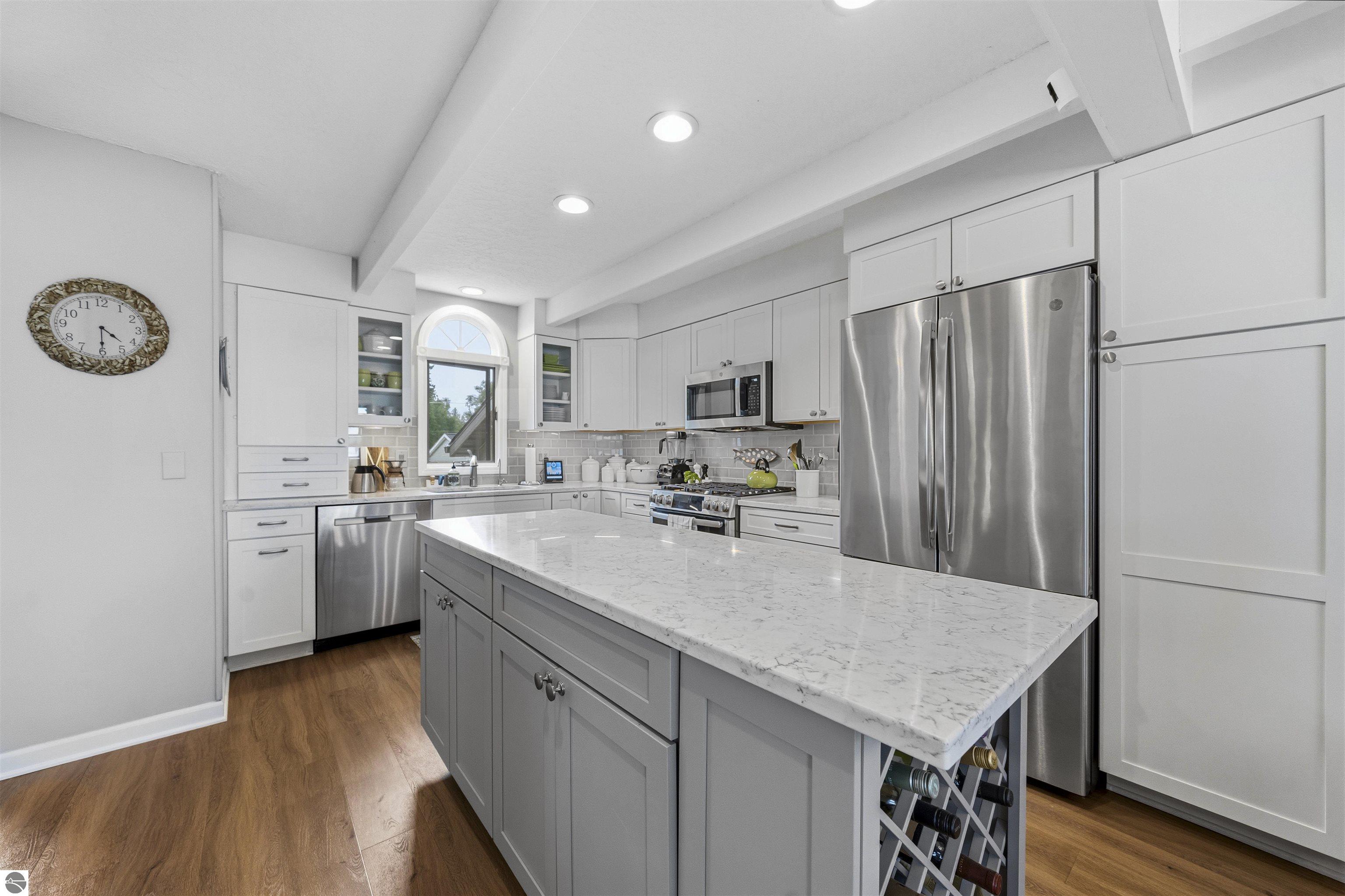 225 W Lake Drive, Cadillac, MI 49601 — Photo 11