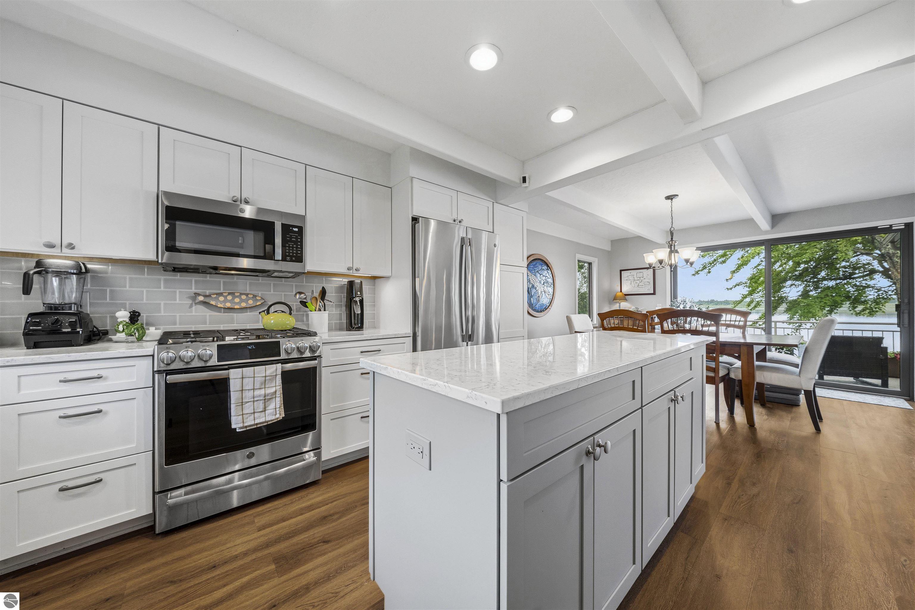225 W Lake Drive, Cadillac, MI 49601 — Photo 16