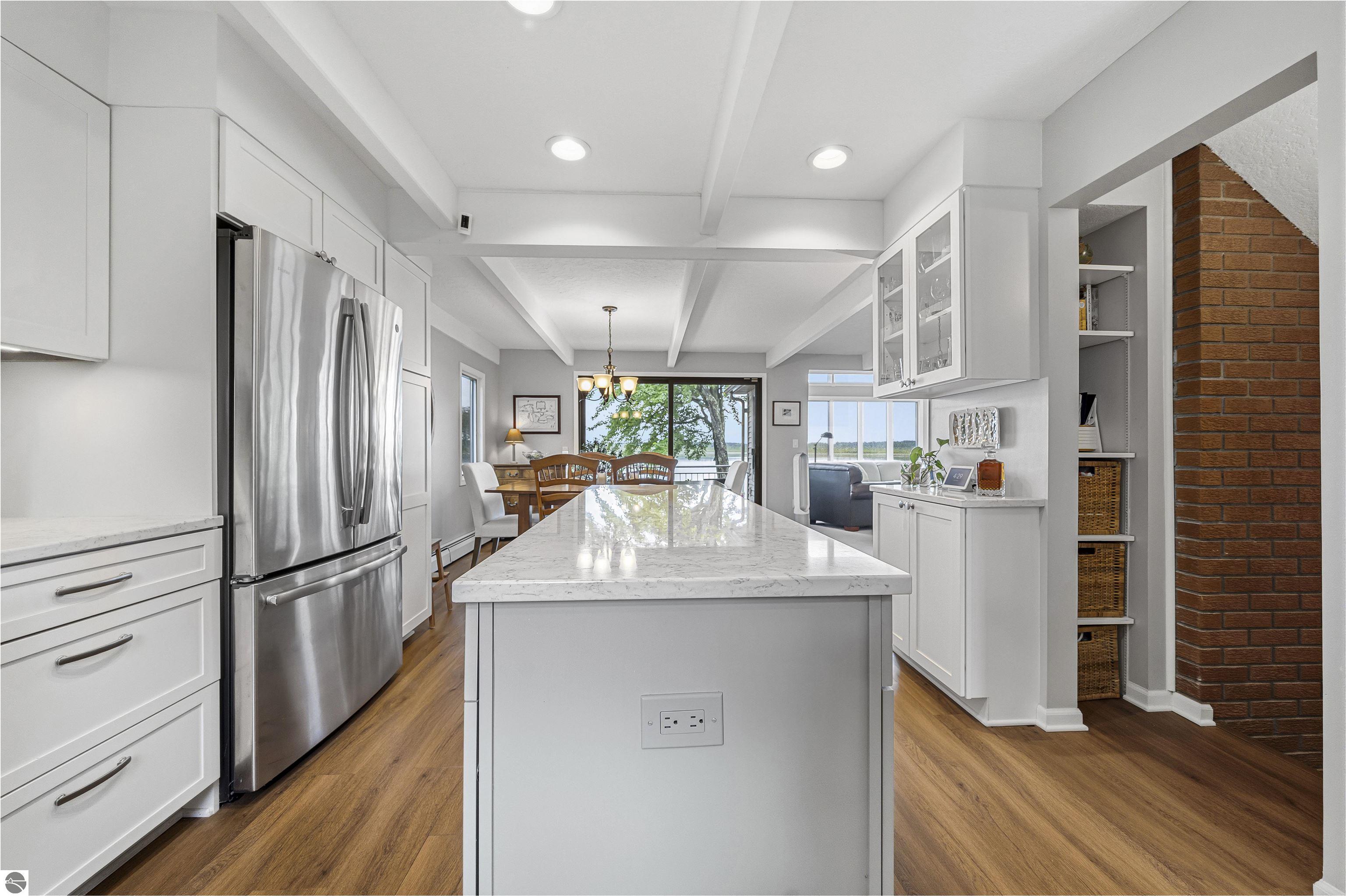 225 W Lake Drive, Cadillac, MI 49601 — Photo 17