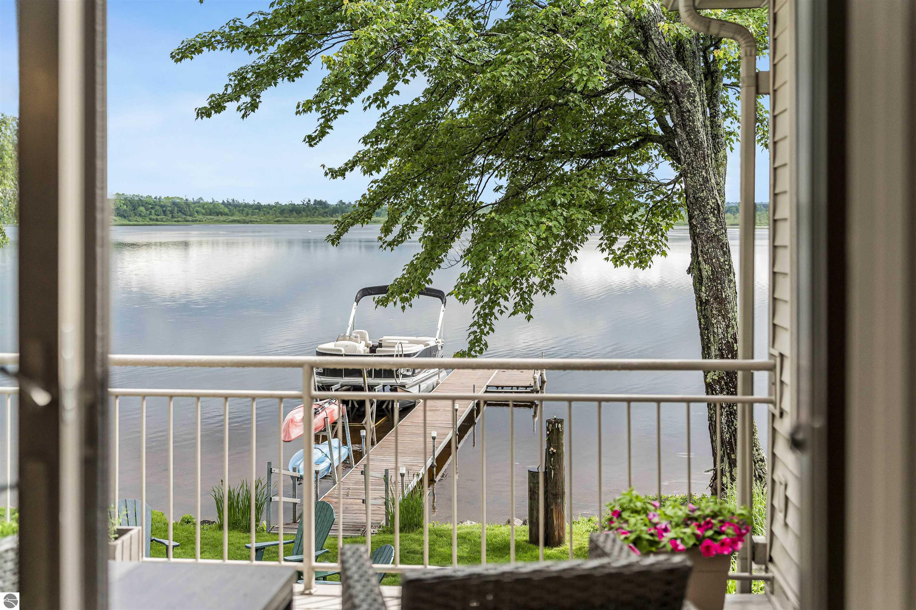 225 W Lake Drive, Cadillac, MI 49601 — Photo 20