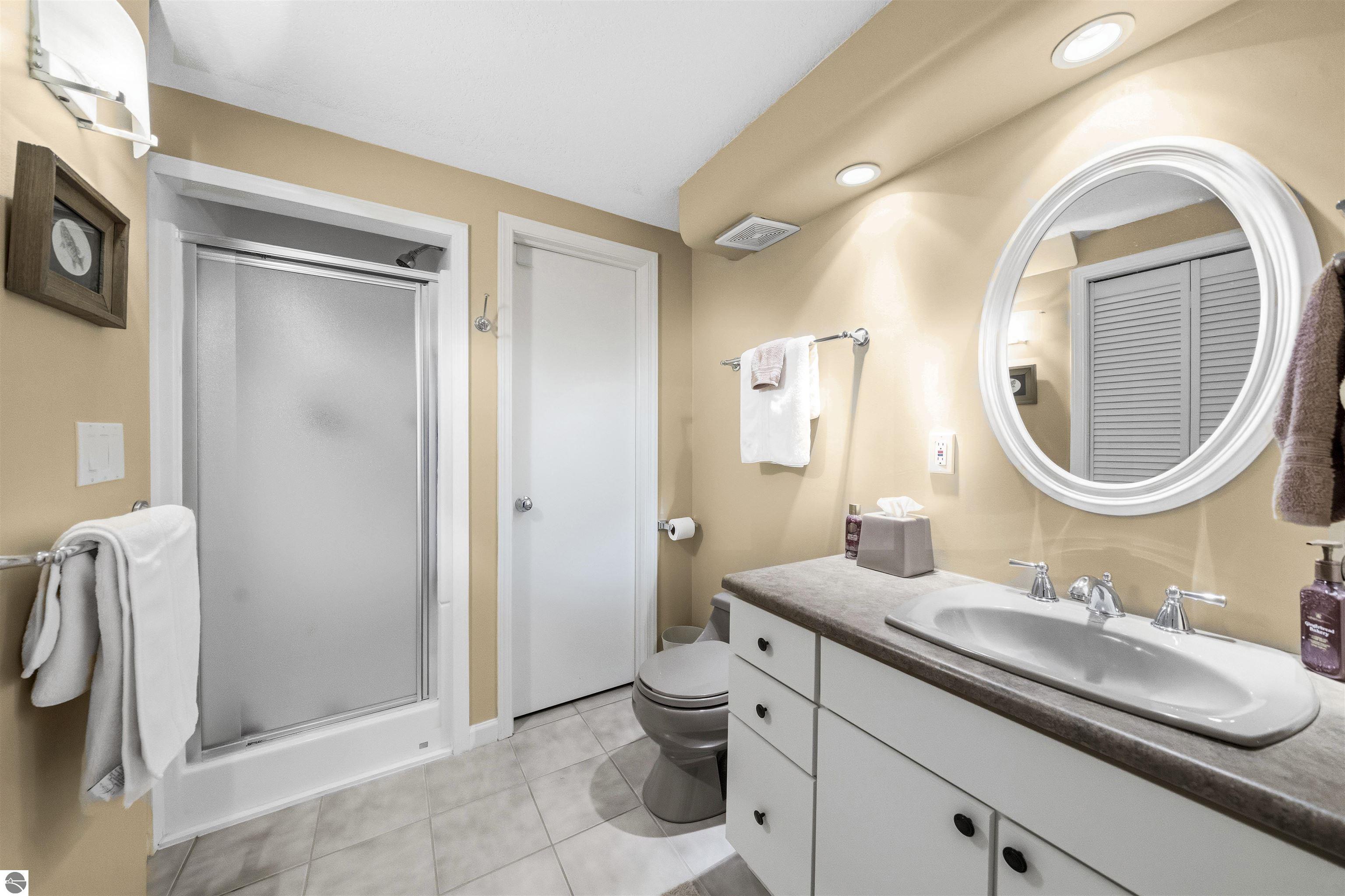 225 W Lake Drive, Cadillac, MI 49601 — Photo 57