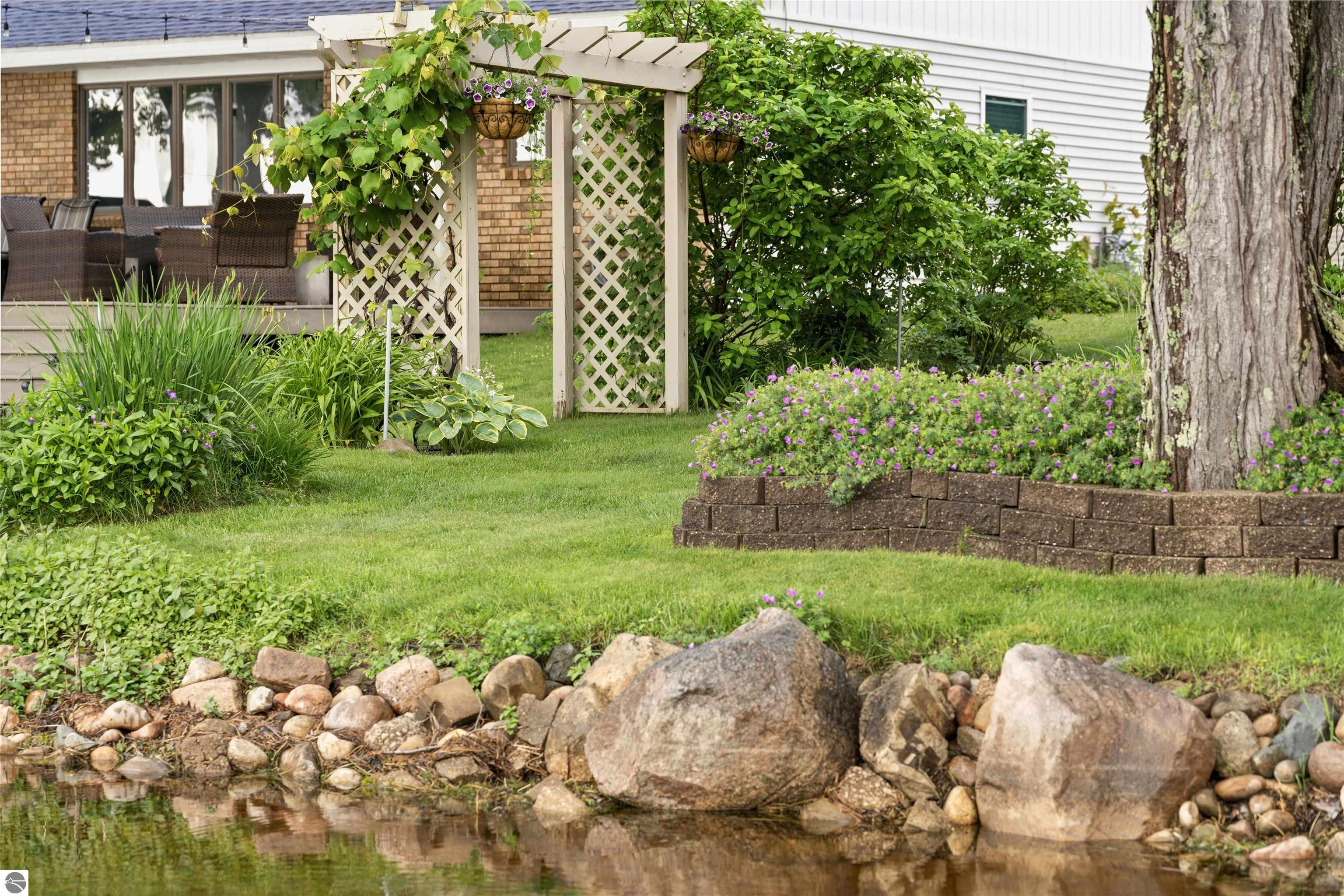 225 W Lake Drive, Cadillac, MI 49601 — Photo 66