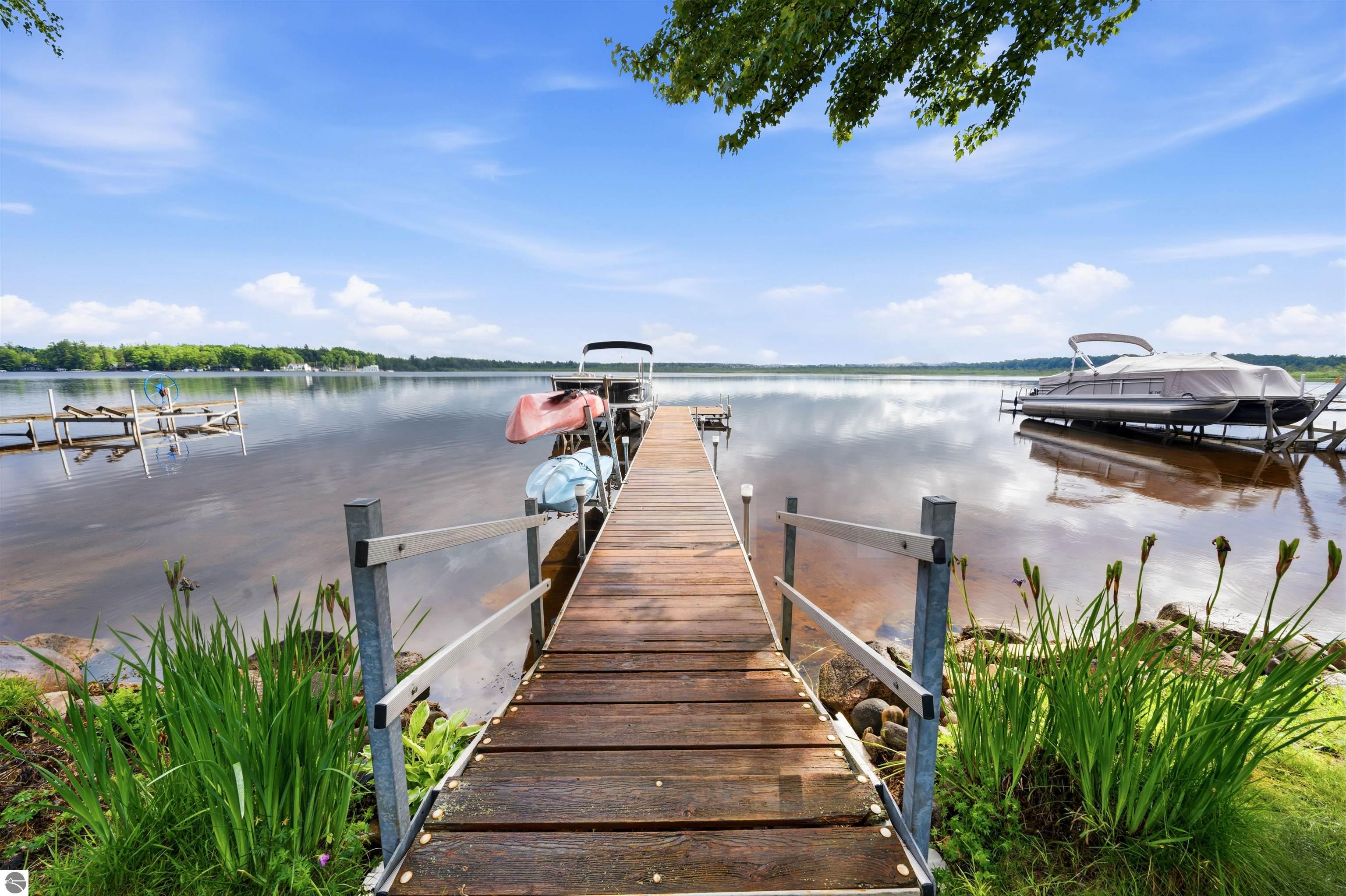 225 W Lake Drive, Cadillac, MI 49601 — Photo 73