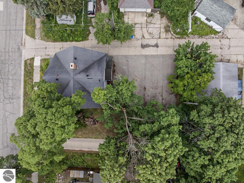 218 S Cottage, Cadillac, MI 49601 — Photo 48