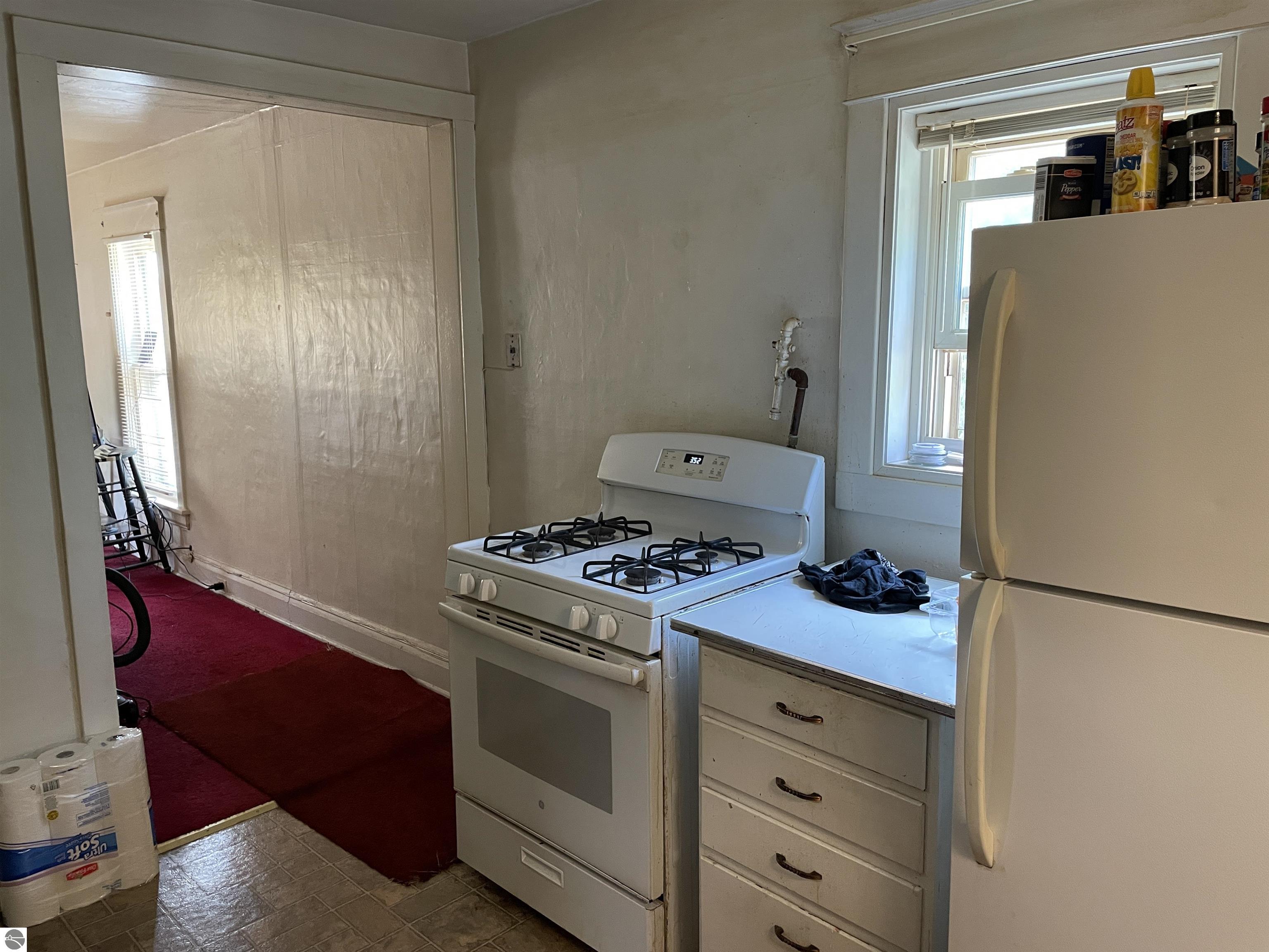 314 E Pine, Cadillac, MI 49601 — Photo 17