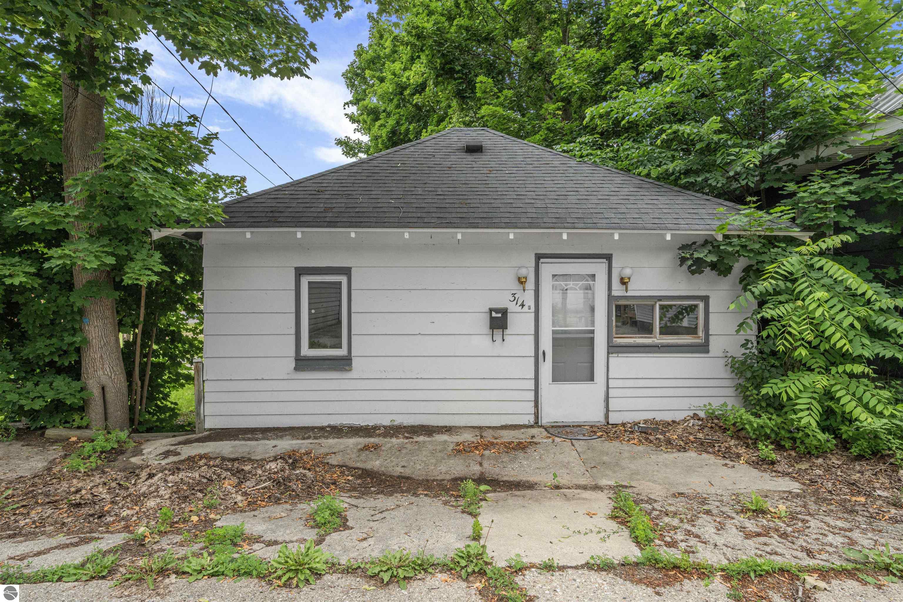 314 E Pine, Cadillac, MI 49601 — Photo 31