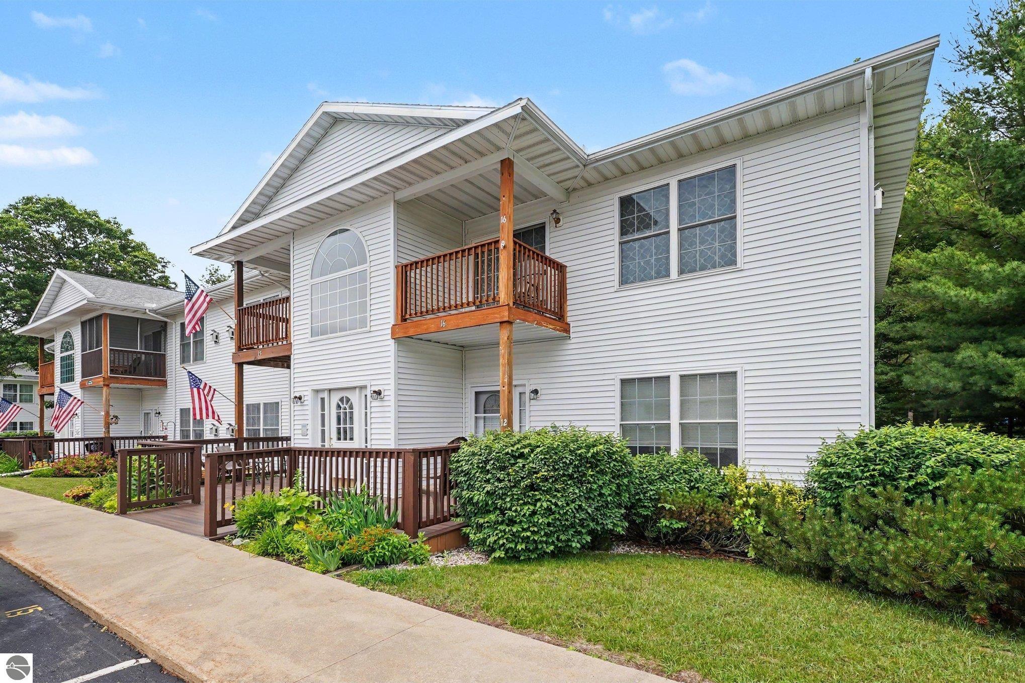 1025 E Lincoln, East Tawas, MI 48730 — Photo 3