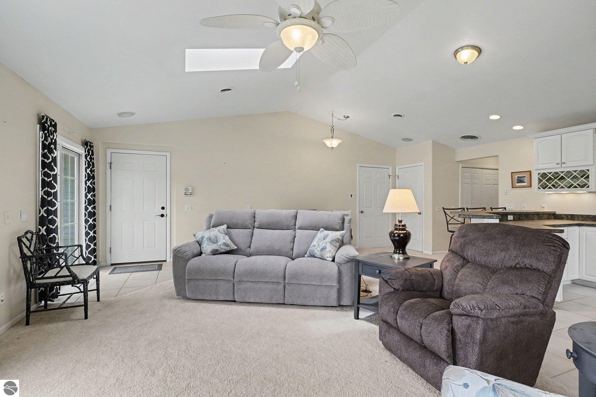 1025 E Lincoln, East Tawas, MI 48730 — Photo 4