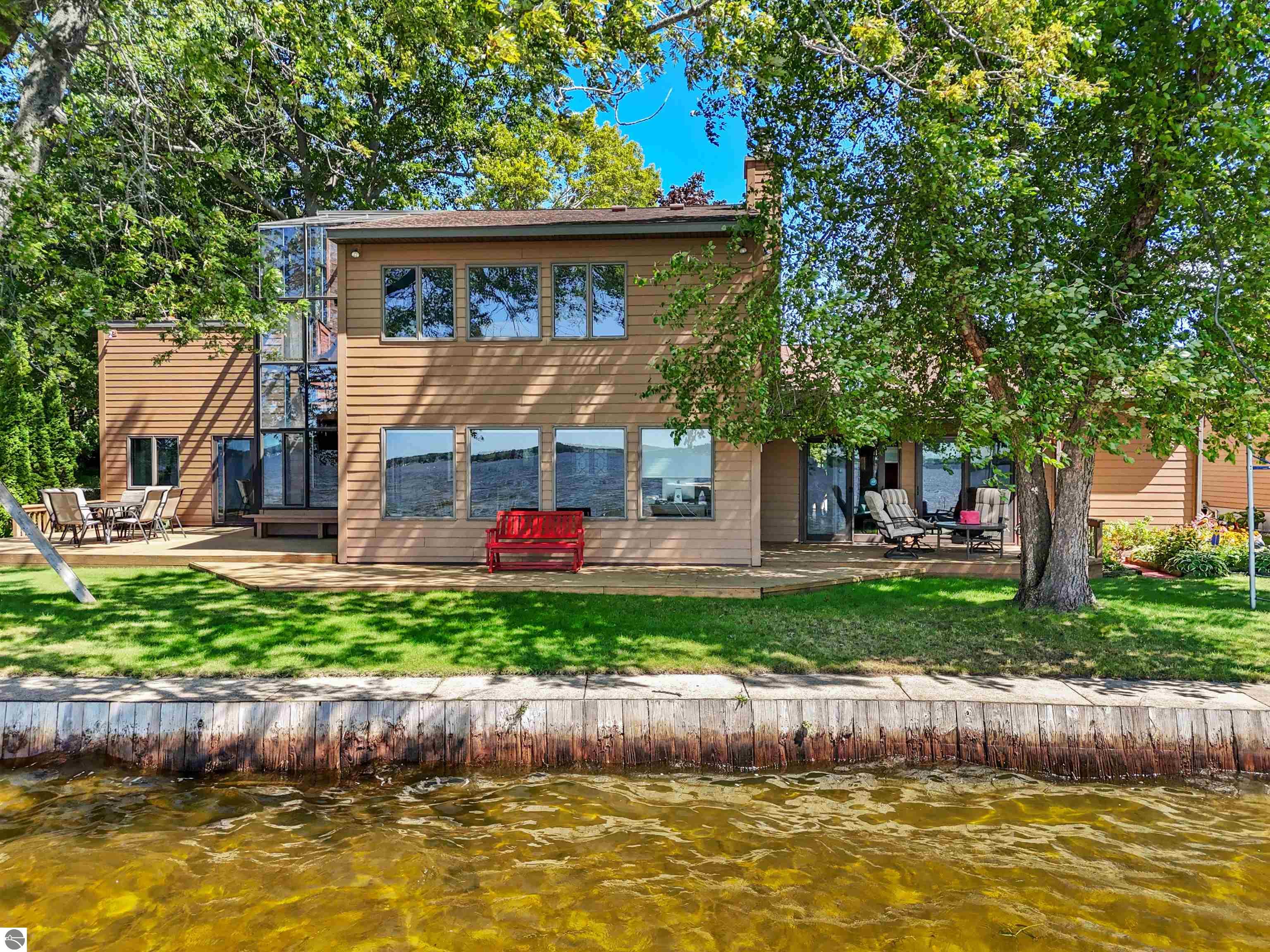 311 E Lake Mitchell Drive, Cadillac, MI 49601 — Photo 3