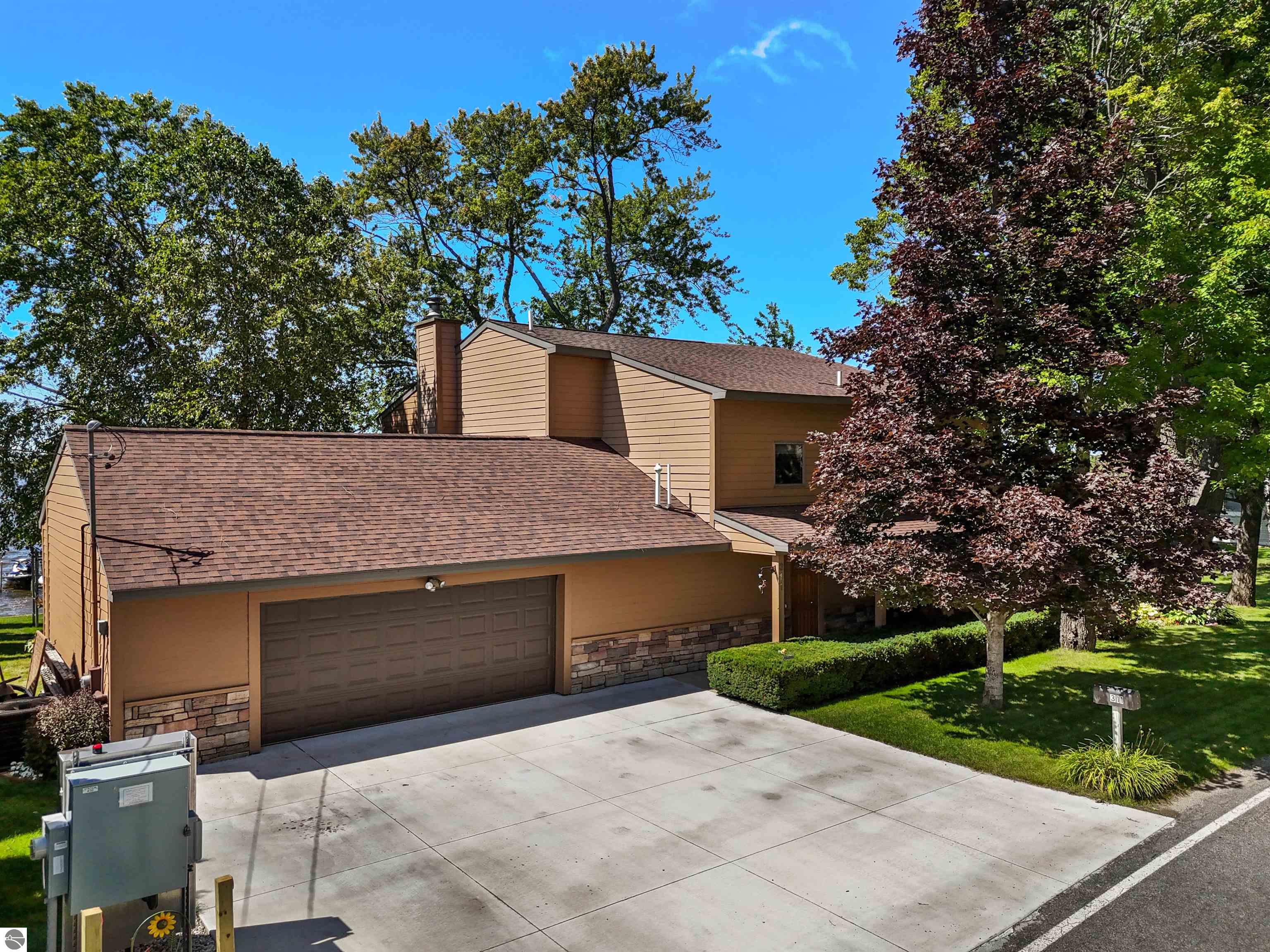 311 E Lake Mitchell Drive, Cadillac, MI 49601 — Photo 5