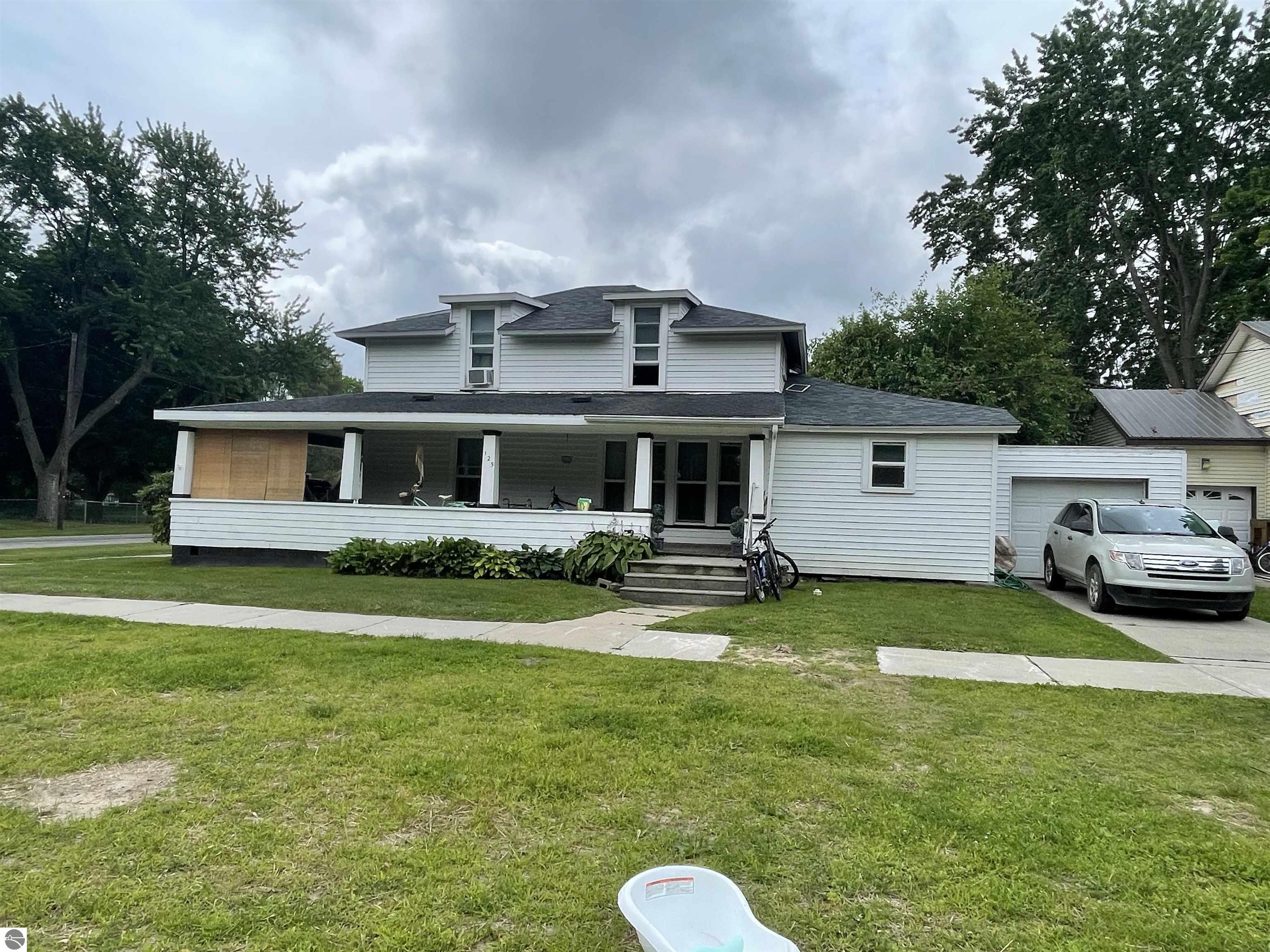 125 Cedar Avenue, Alma, MI 48801 — Photo 2