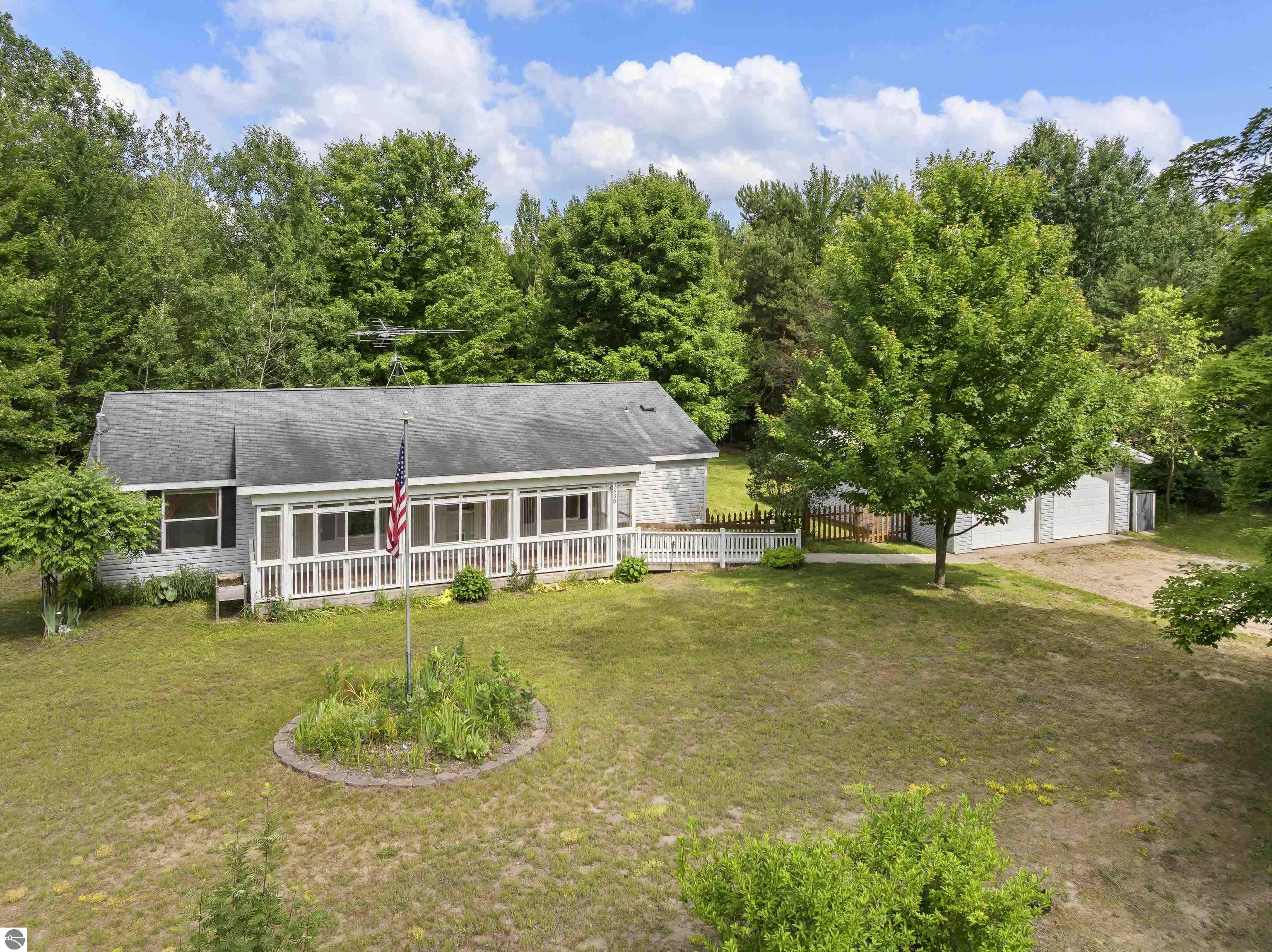 3839 Wallaker Road, Benzonia, MI 49616 — Photo 2