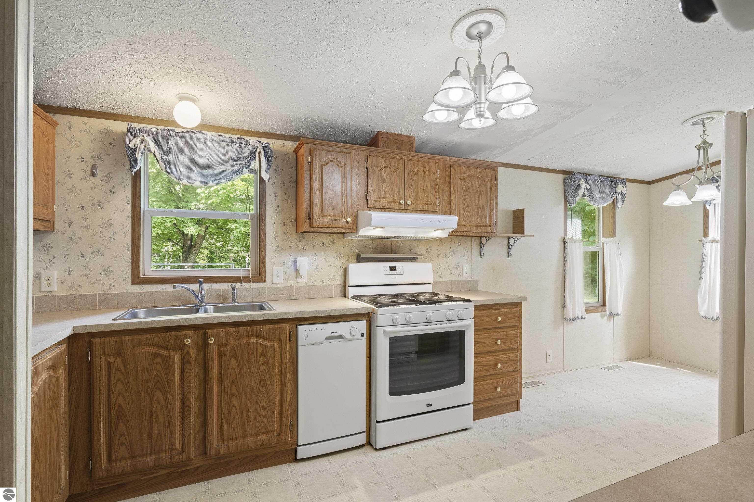 3839 Wallaker Road, Benzonia, MI 49616 — Photo 18