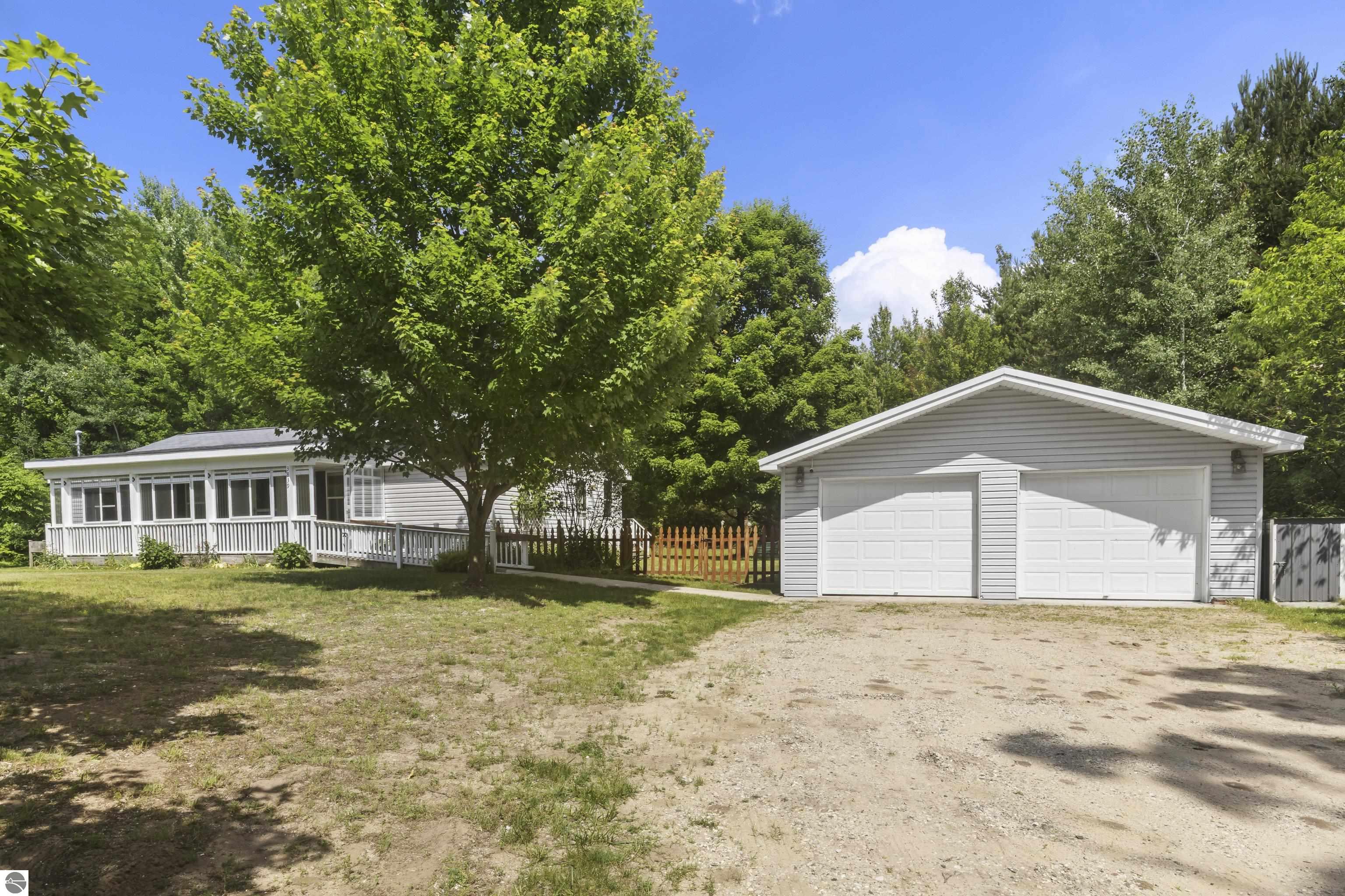 3839 Wallaker Road, Benzonia, MI 49616 — Photo 3