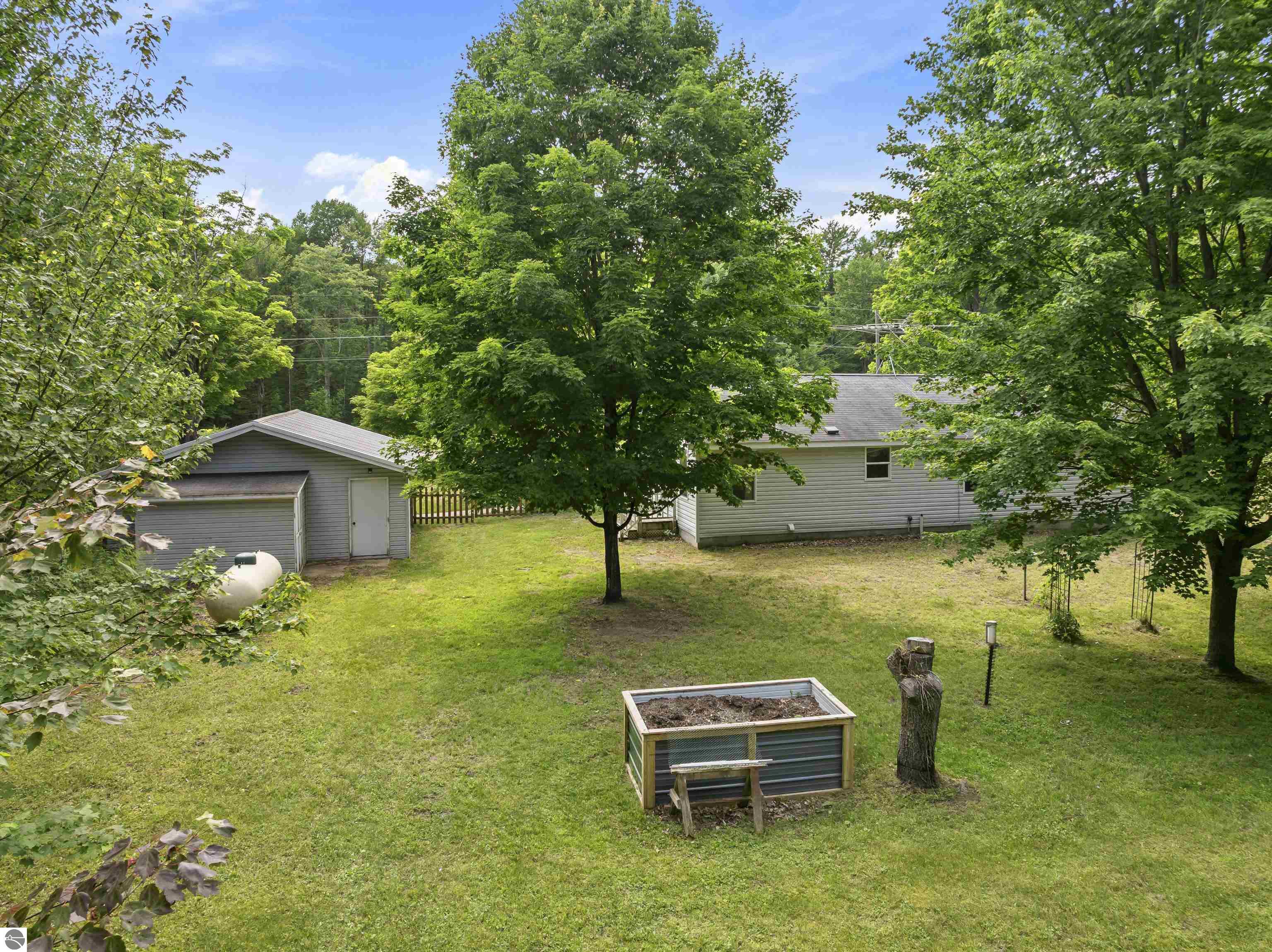 3839 Wallaker Road, Benzonia, MI 49616 — Photo 6