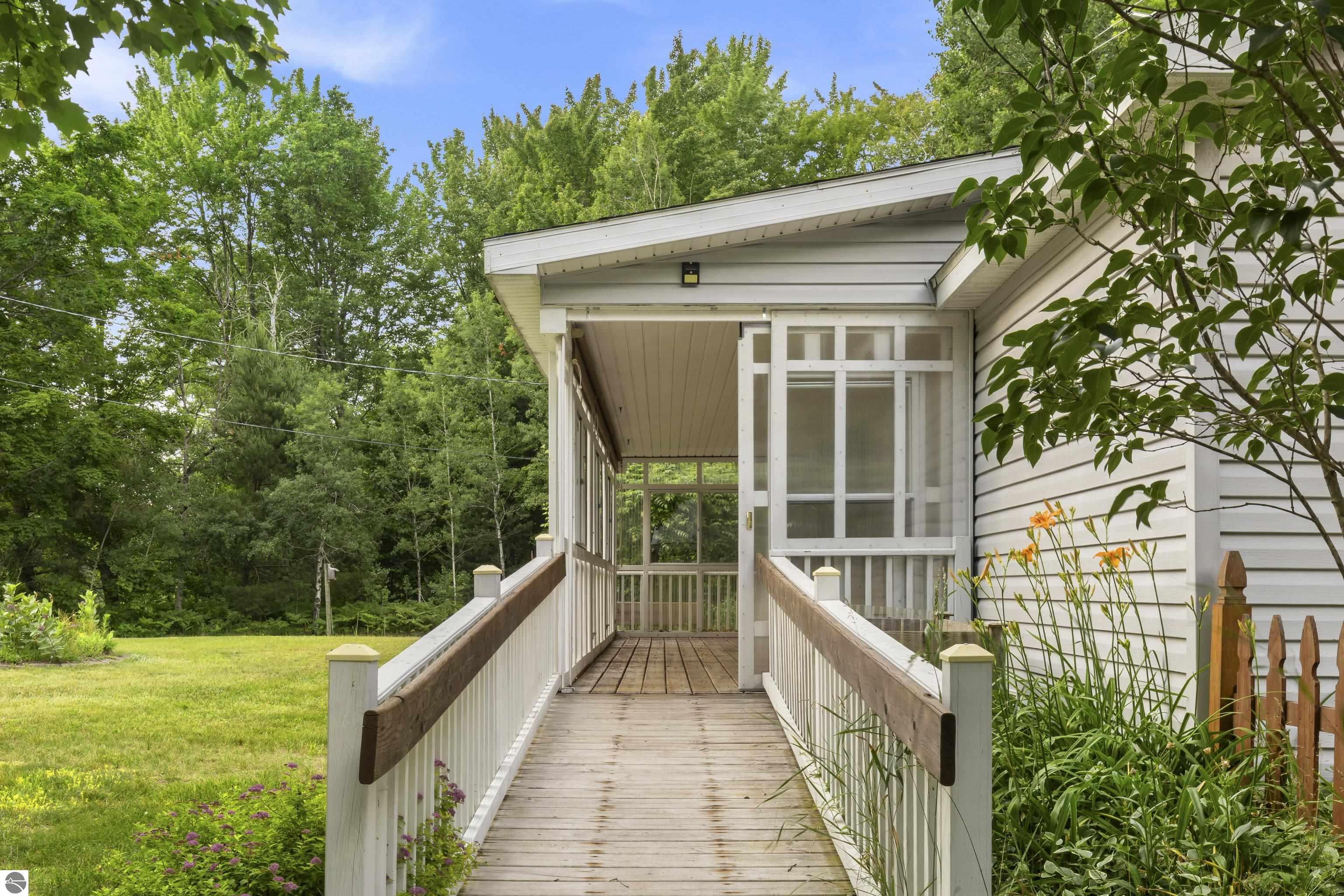 3839 Wallaker Road, Benzonia, MI 49616 — Photo 9