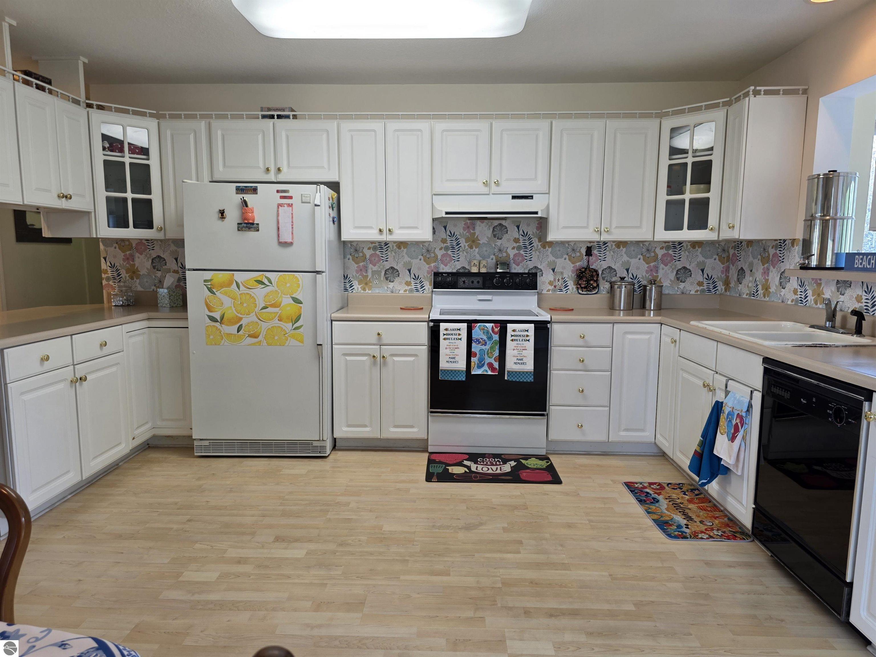 808 W Lake Street, Tawas City, MI 48763 — Photo 11
