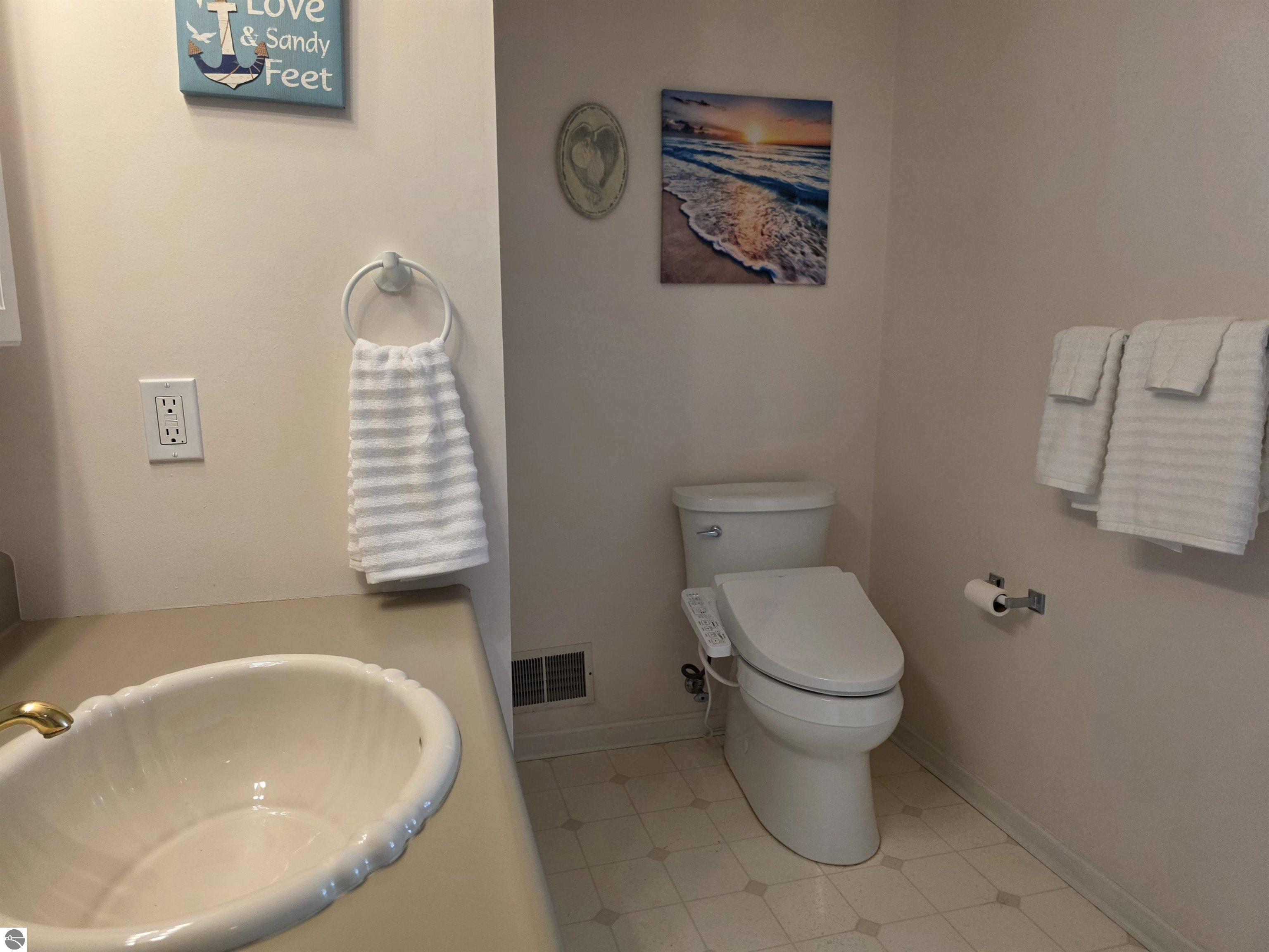808 W Lake Street, Tawas City, MI 48763 — Photo 23